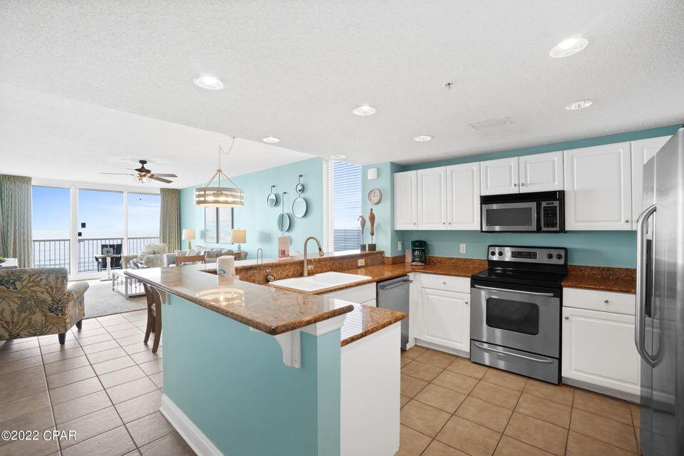 MAJESTIC BEACH TOWERS II - Residential