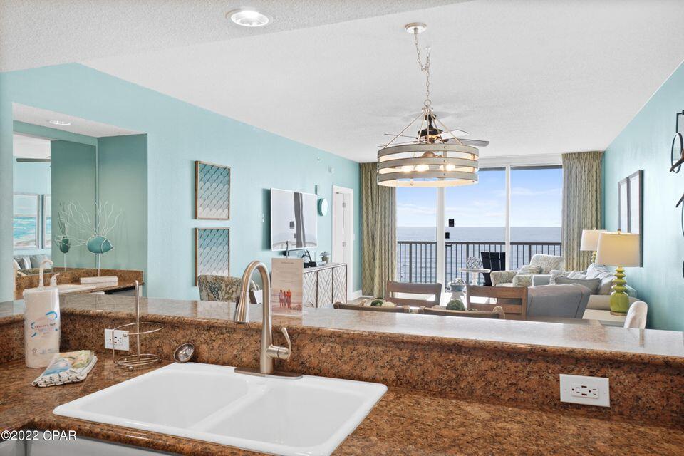 MAJESTIC BEACH TOWERS II - Residential