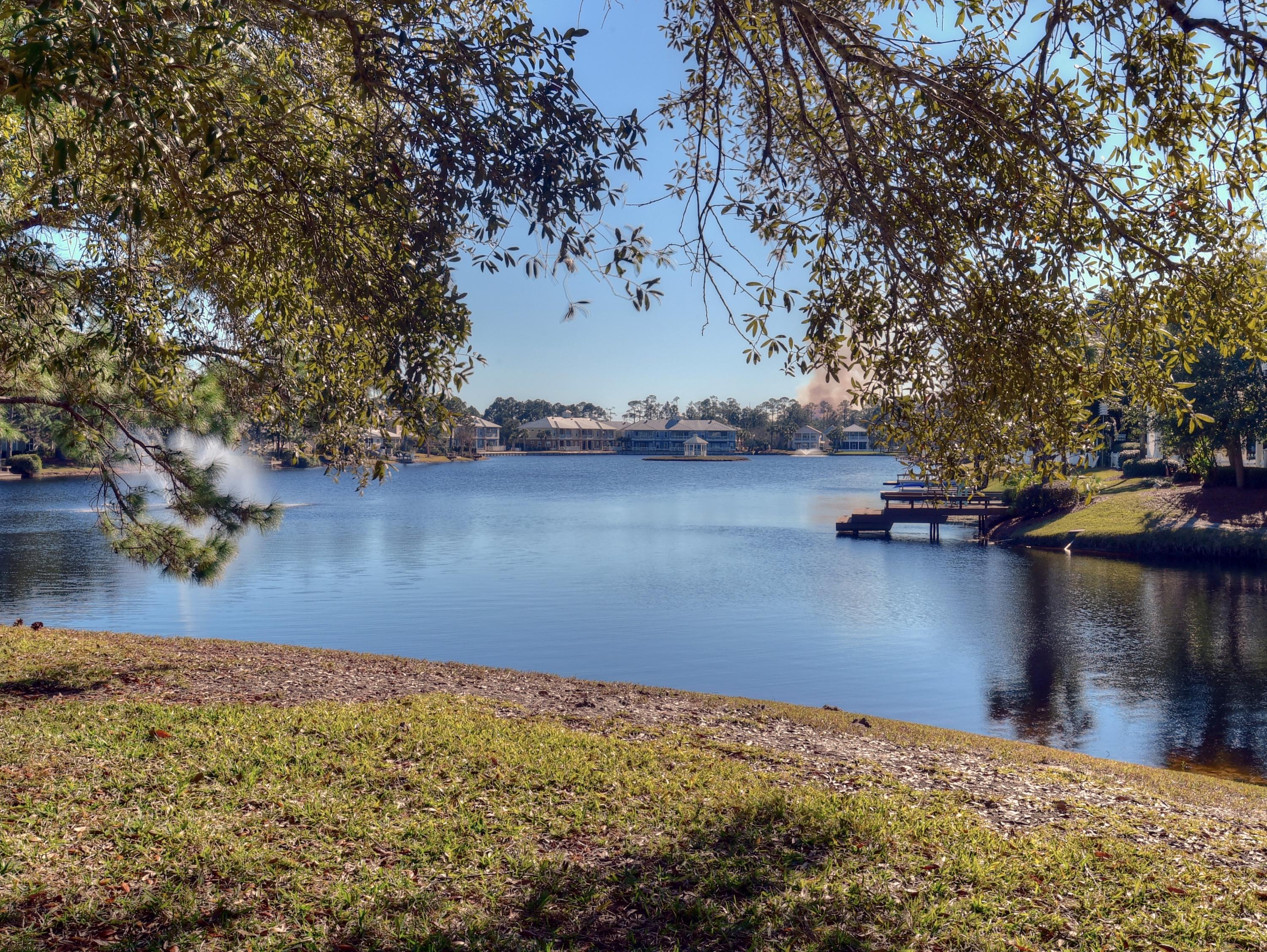 CRYSTAL LAKE - Residential