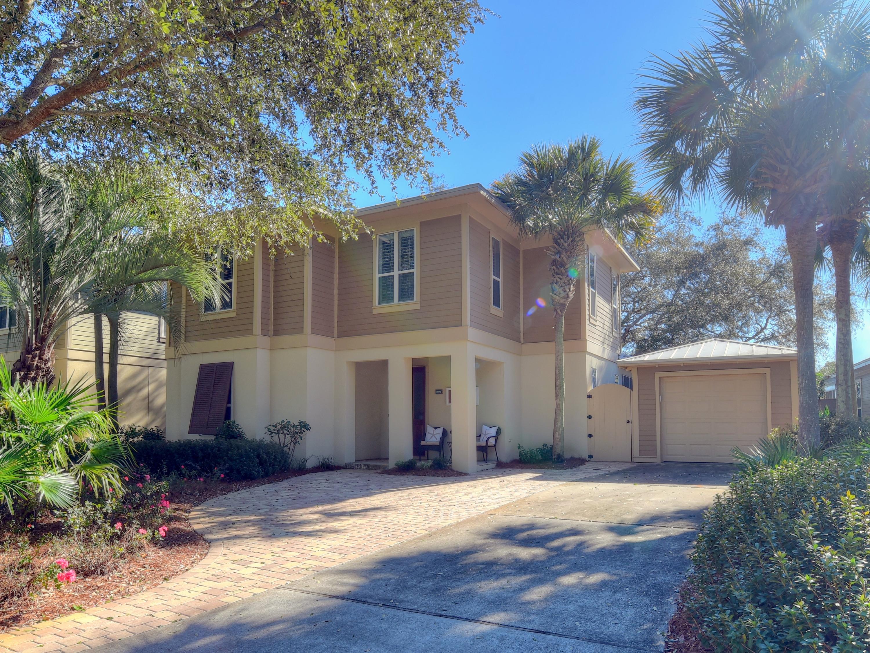 CRYSTAL LAKE - Residential