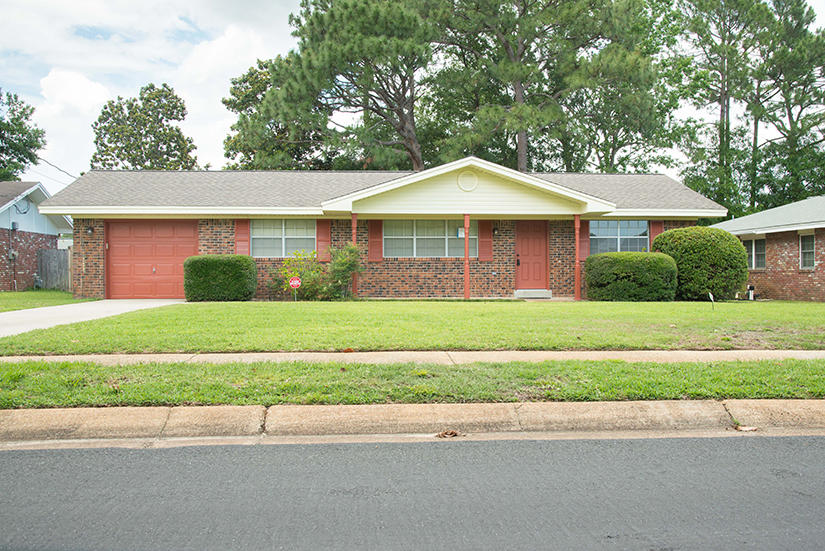 Immaculate 3 bedroom, 2 bath with one car oversized garage. Fenced yard with lawn pump and sprinkler system. Formal living and dining rooms, eat-in kitchen/den with sliding glass door to the patio. Master bedroom also has a sliding glass door to the open patio. Master bath has a large shower and tiled floors. Hall bath is also tiled. New vinyl planking in hallways and bedrooms. Close to Florosa Elementary School, Hurlburt Field AFB, eateries and shopping. Don't miss this one. This is an all Electric home. There is also a security system installed that you can activate at your expense. Hurricane boards for you to install in the event of severe weather for added safety. Sorry-NO PETS! Yard service Included!  New photos coming soon!