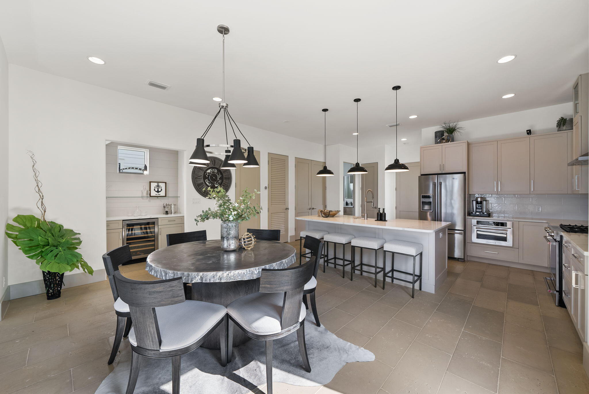 GRAND LAGOON - Residential