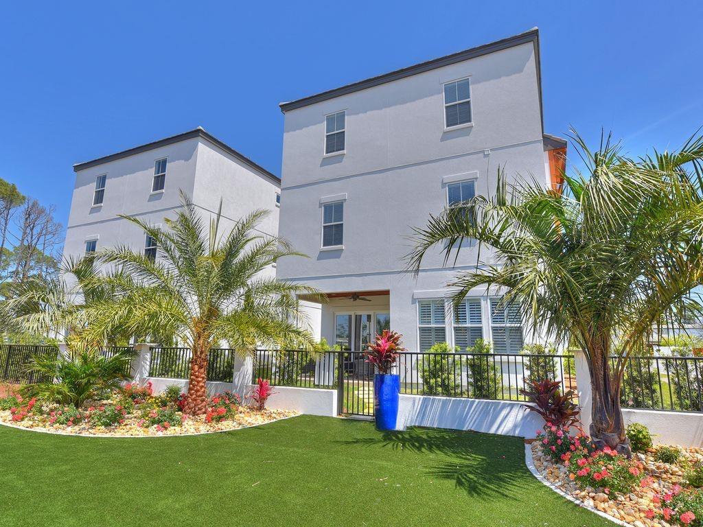 The Retreat at Miramar - Residential