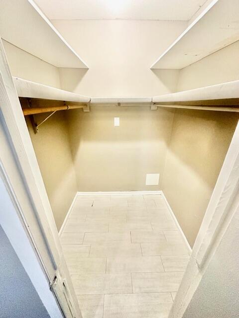 FAIR OAKS VILLAGE CONDO Bldg C Unit 5 - Residential Lease