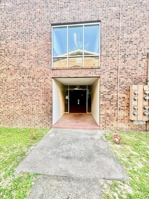 FAIR OAKS VILLAGE CONDO Bldg C Unit 5 - Residential Lease