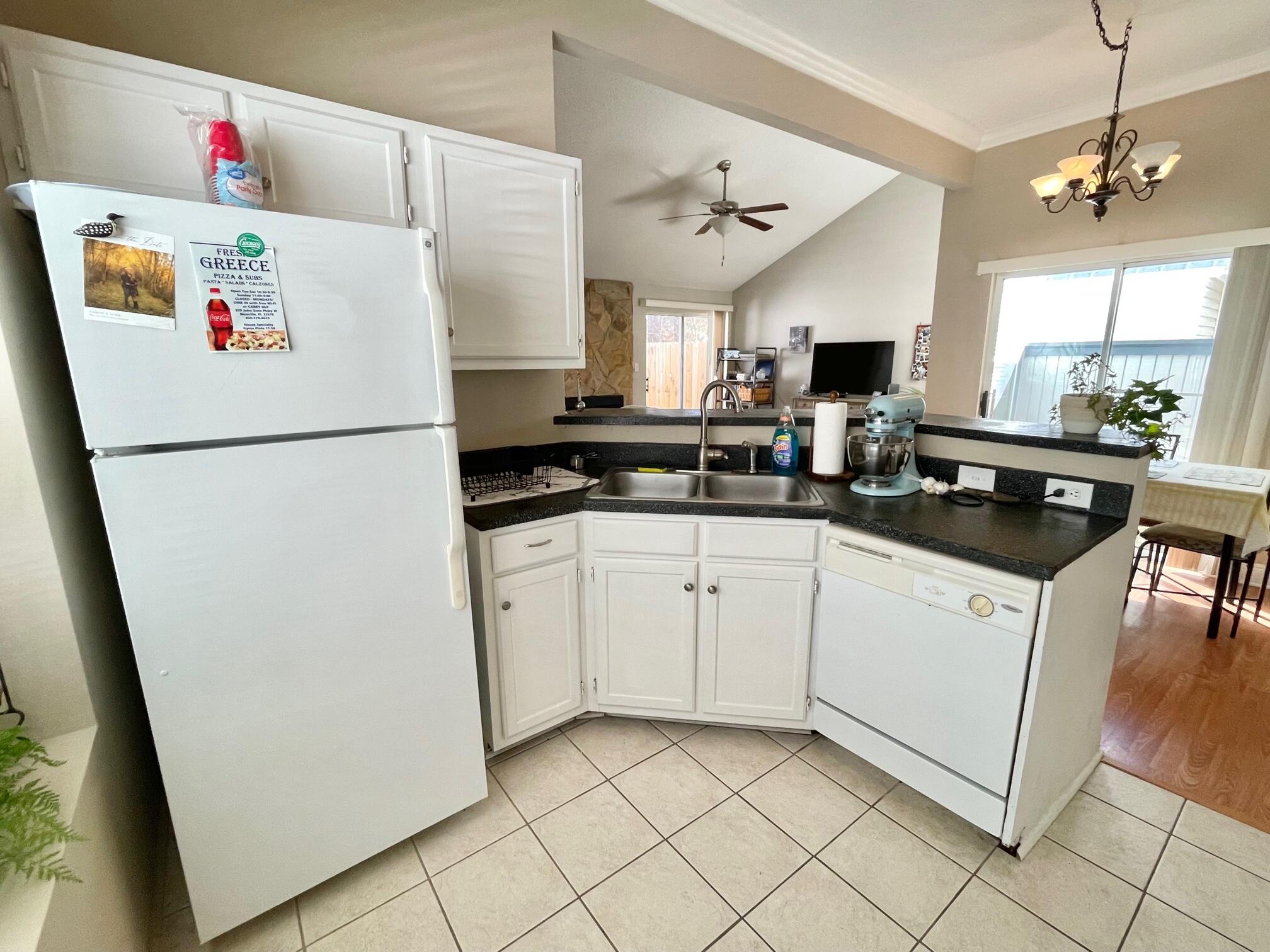 KELLY HILL ESTATES - Residential Lease
