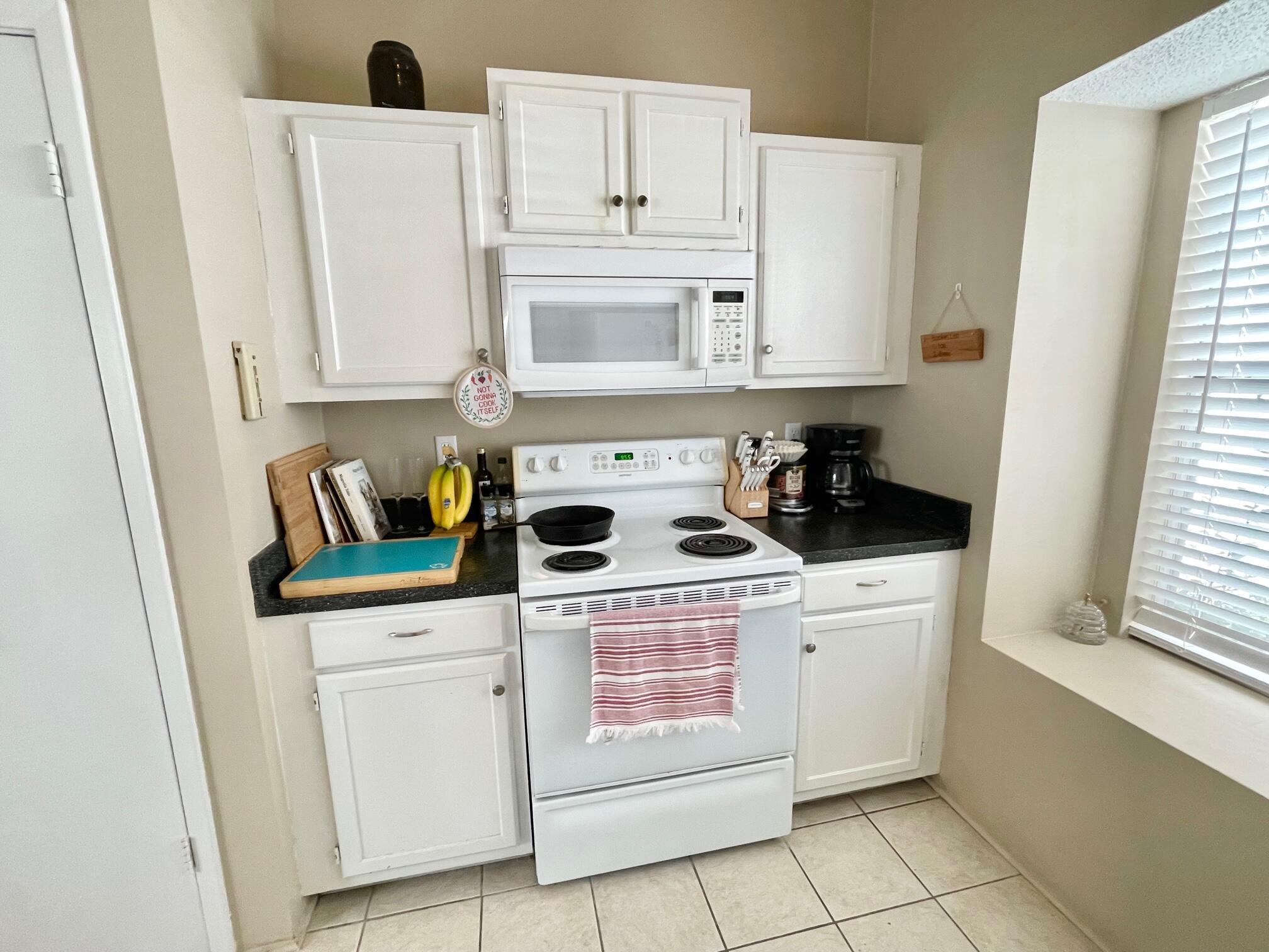 KELLY HILL ESTATES - Residential Lease