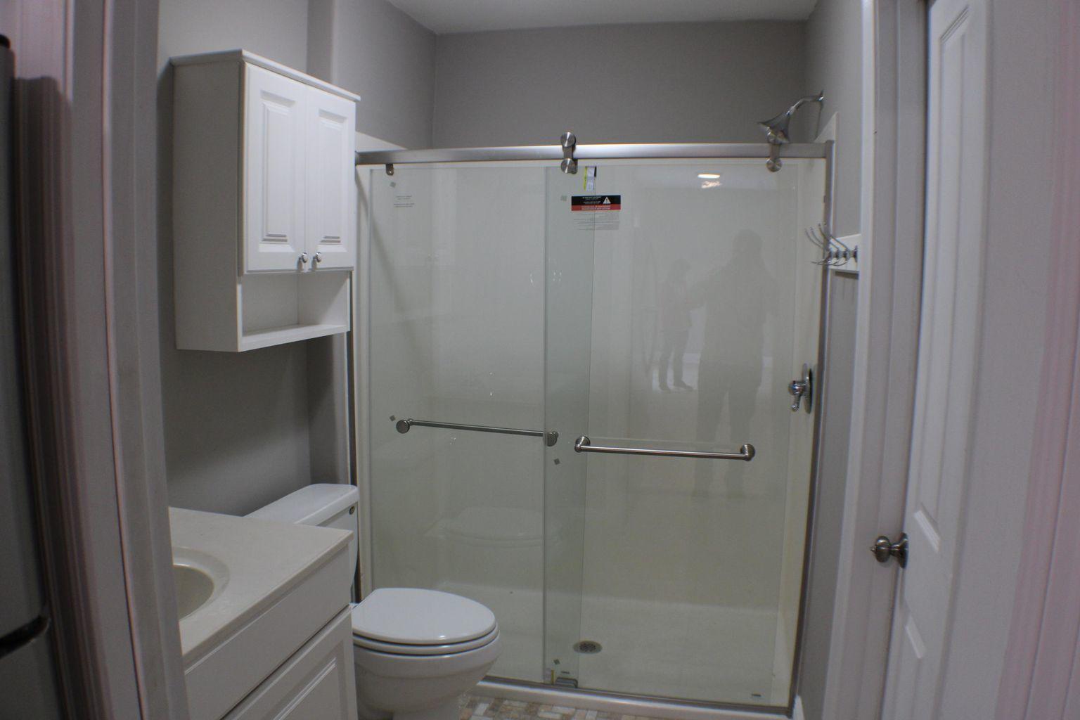 LAKEWOOD POINTE ESTATES - Residential Lease
