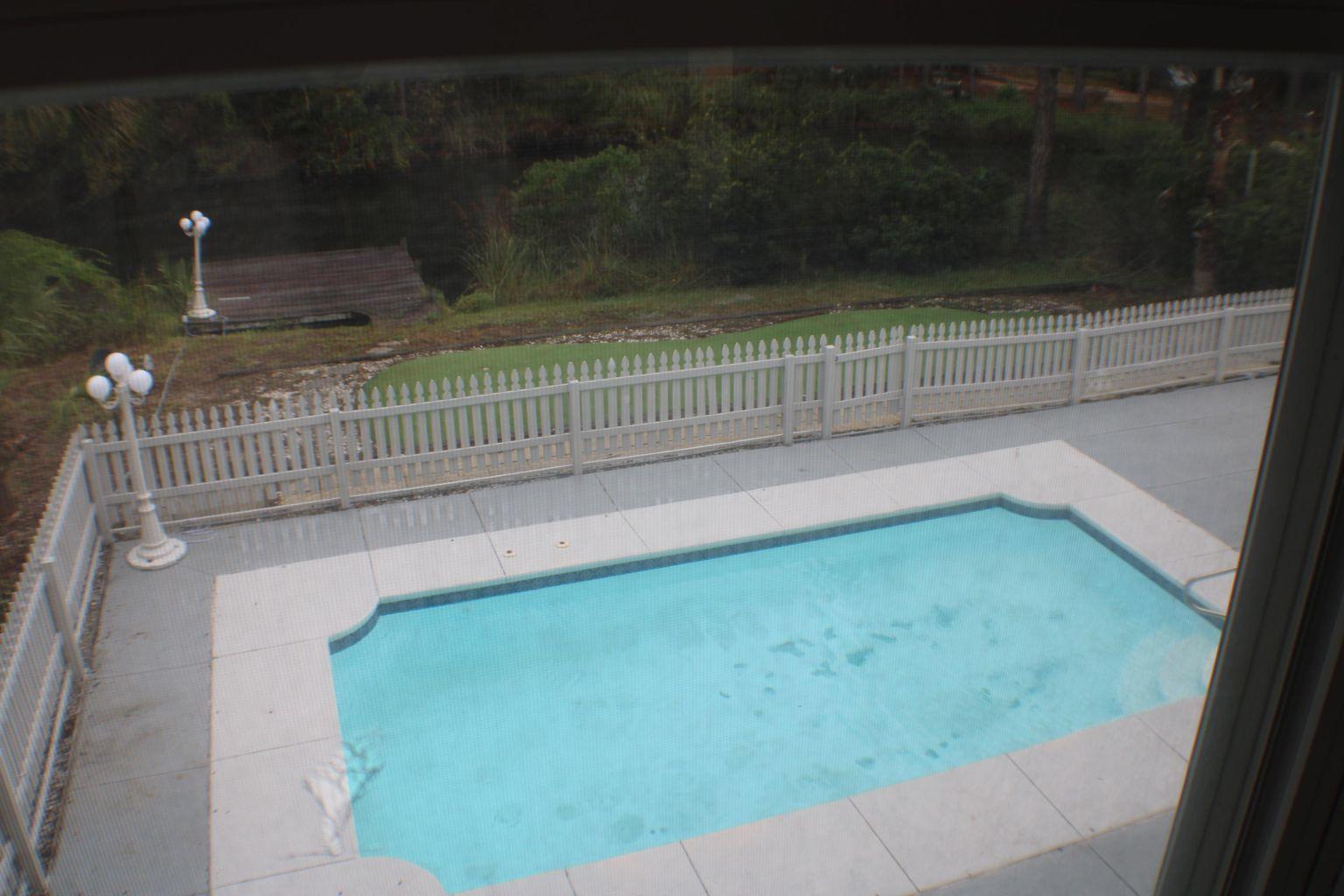 LAKEWOOD POINTE ESTATES - Residential Lease