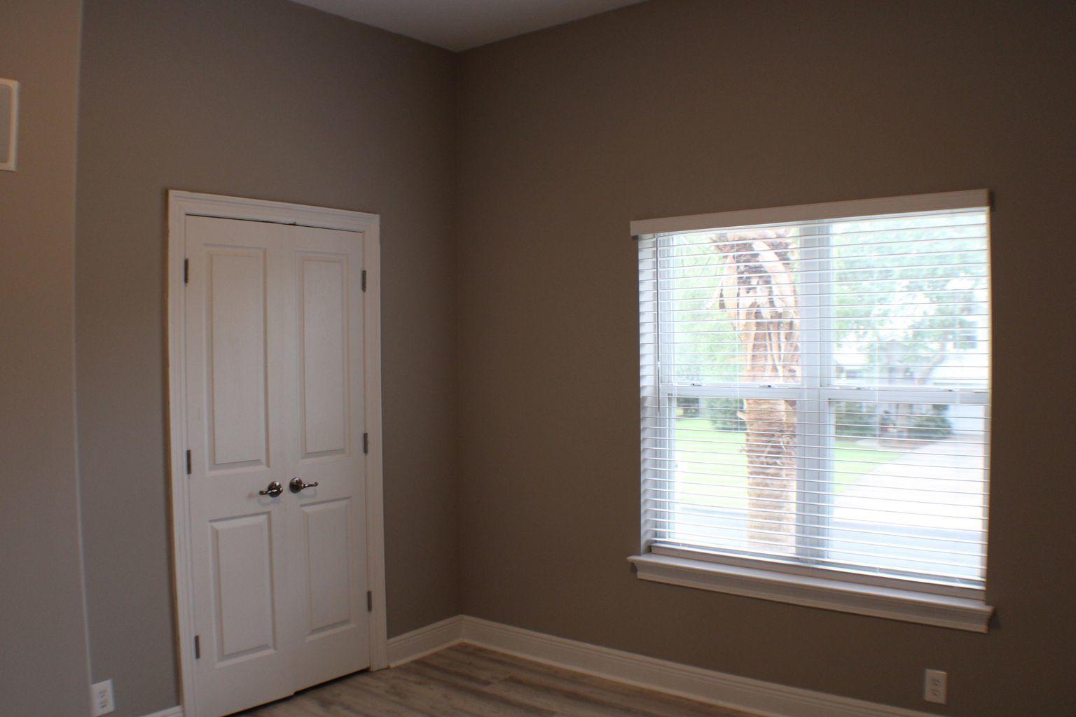 LAKEWOOD POINTE ESTATES - Residential Lease