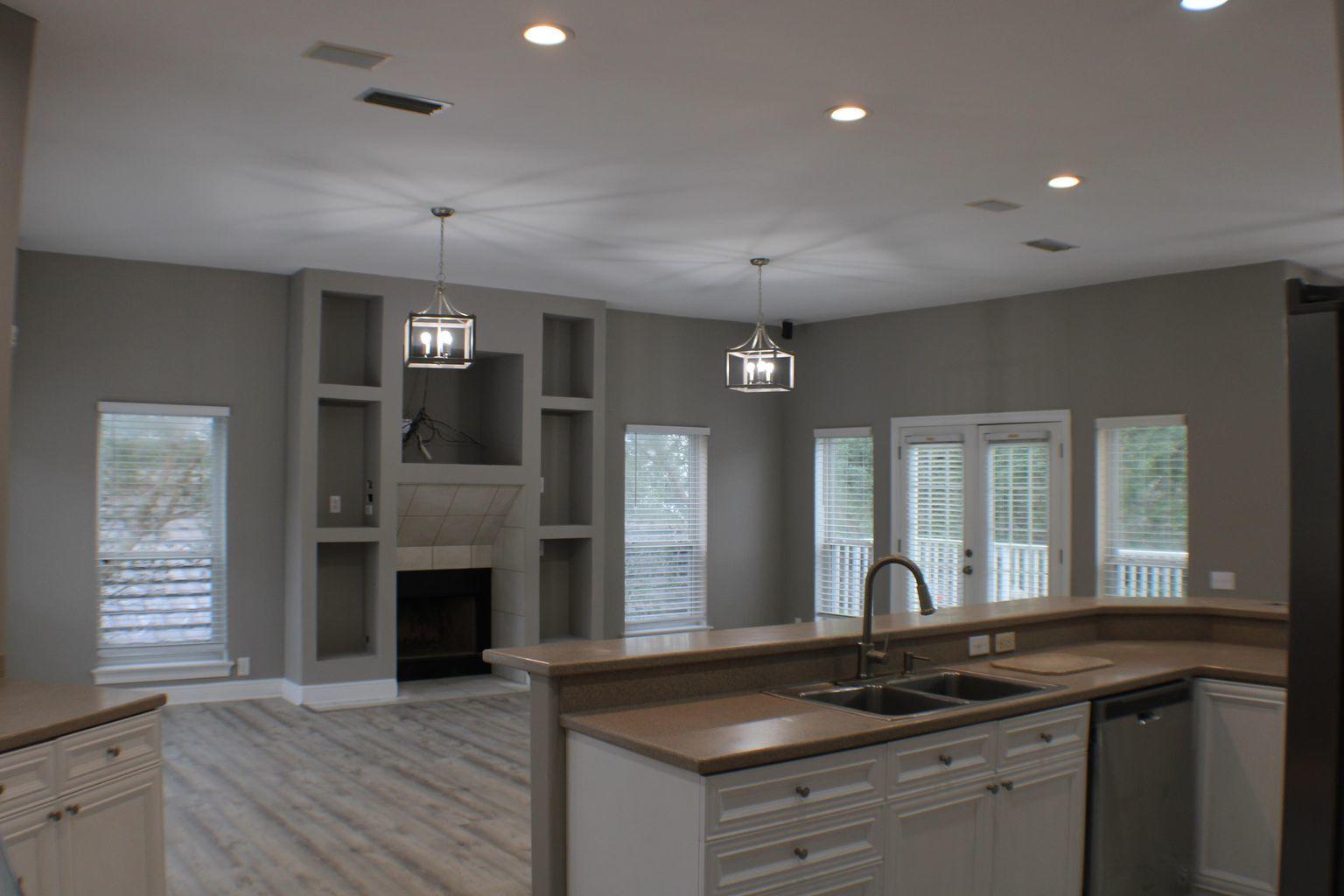 LAKEWOOD POINTE ESTATES - Residential Lease