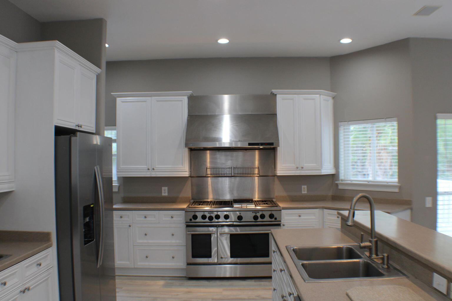 LAKEWOOD POINTE ESTATES - Residential Lease
