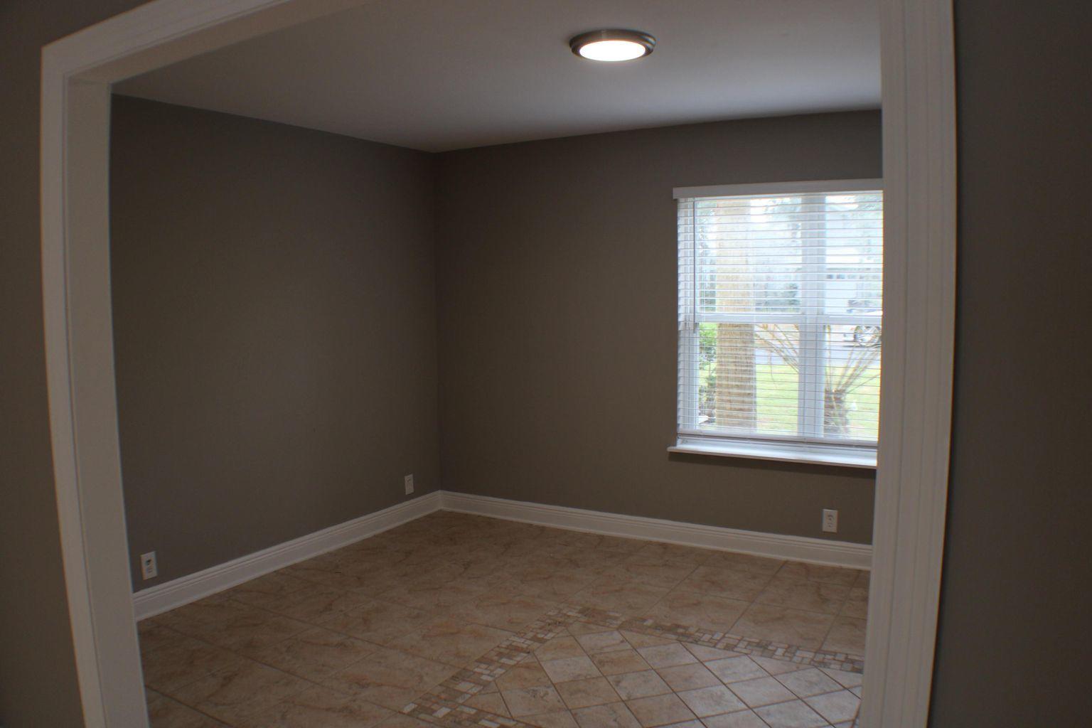 LAKEWOOD POINTE ESTATES - Residential Lease