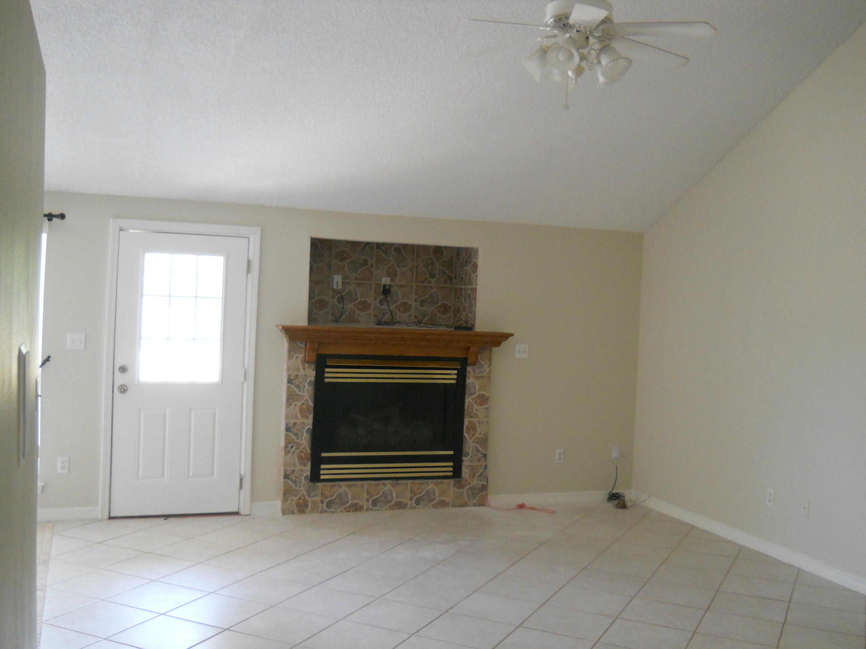 NAVARRE 1ST ADDN LOT 5 BLK 6 - Residential Lease
