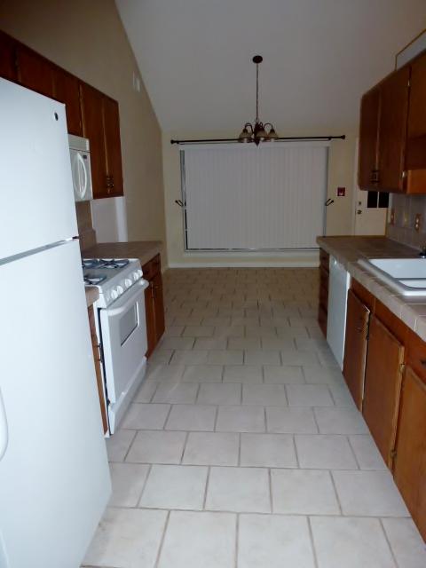 NAVARRE 1ST ADDN LOT 5 BLK 6 - Residential Lease