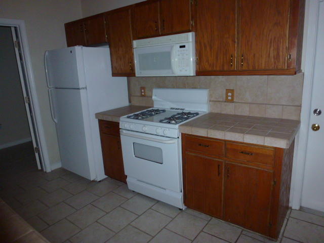 NAVARRE 1ST ADDN LOT 5 BLK 6 - Residential Lease