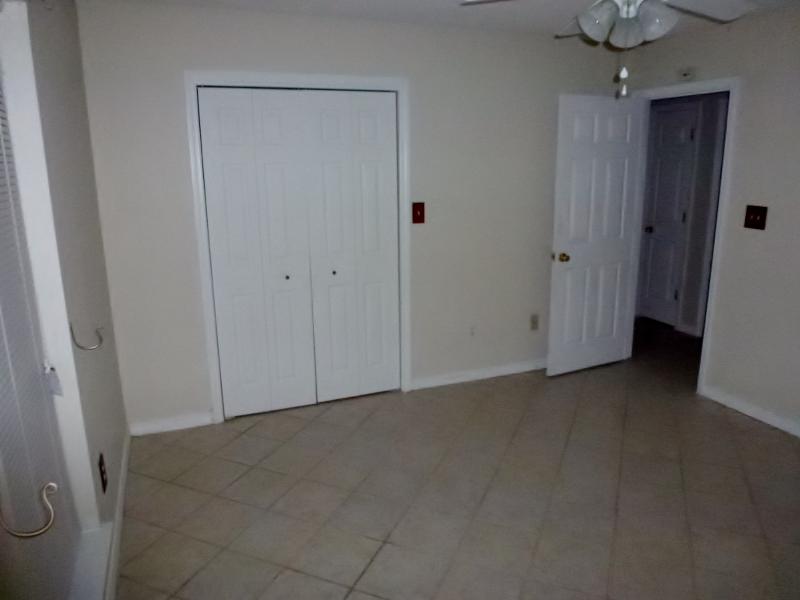 NAVARRE 1ST ADDN LOT 5 BLK 6 - Residential Lease
