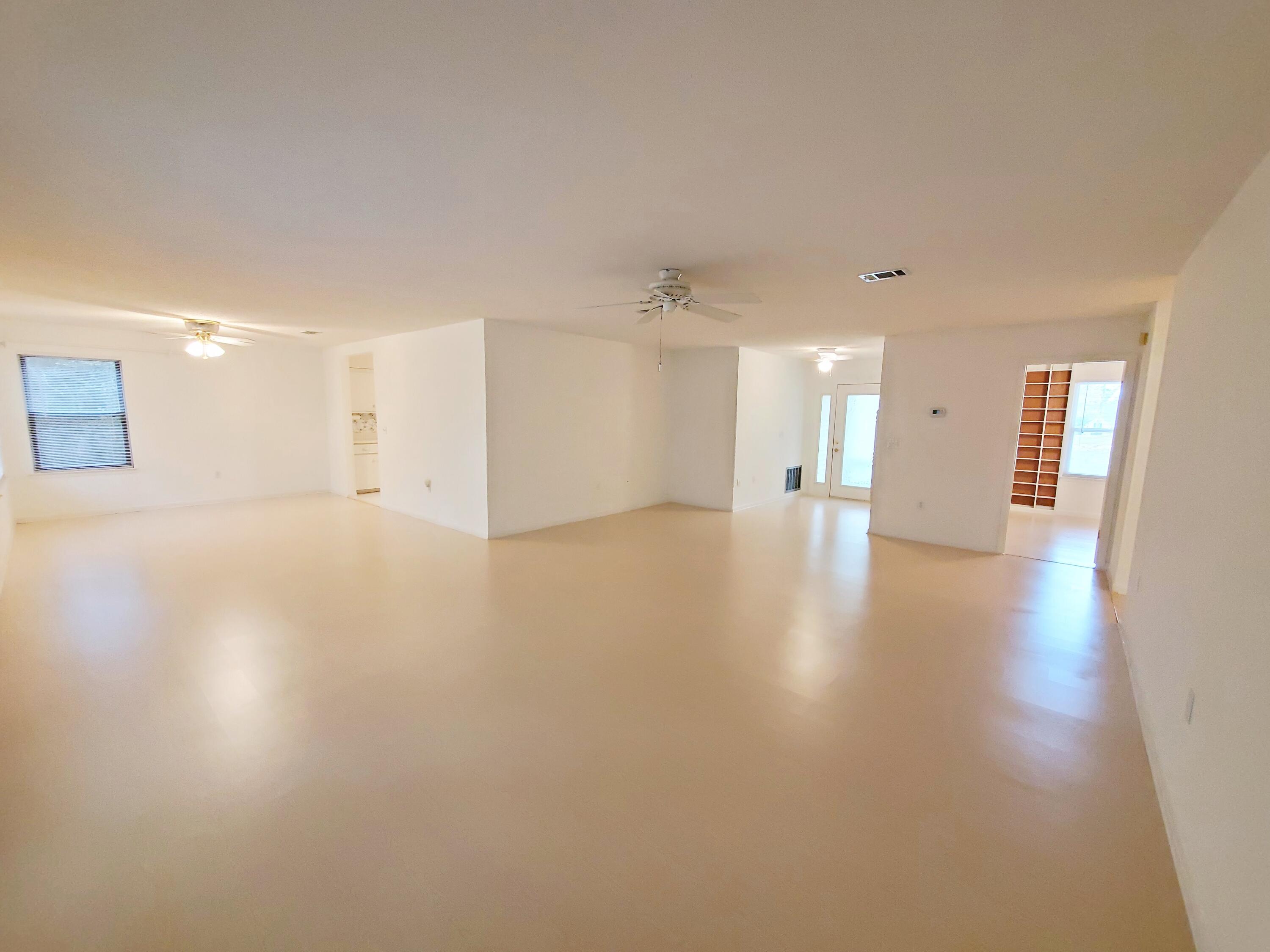 KENNEDY LAKES 1ST ADDN - Residential