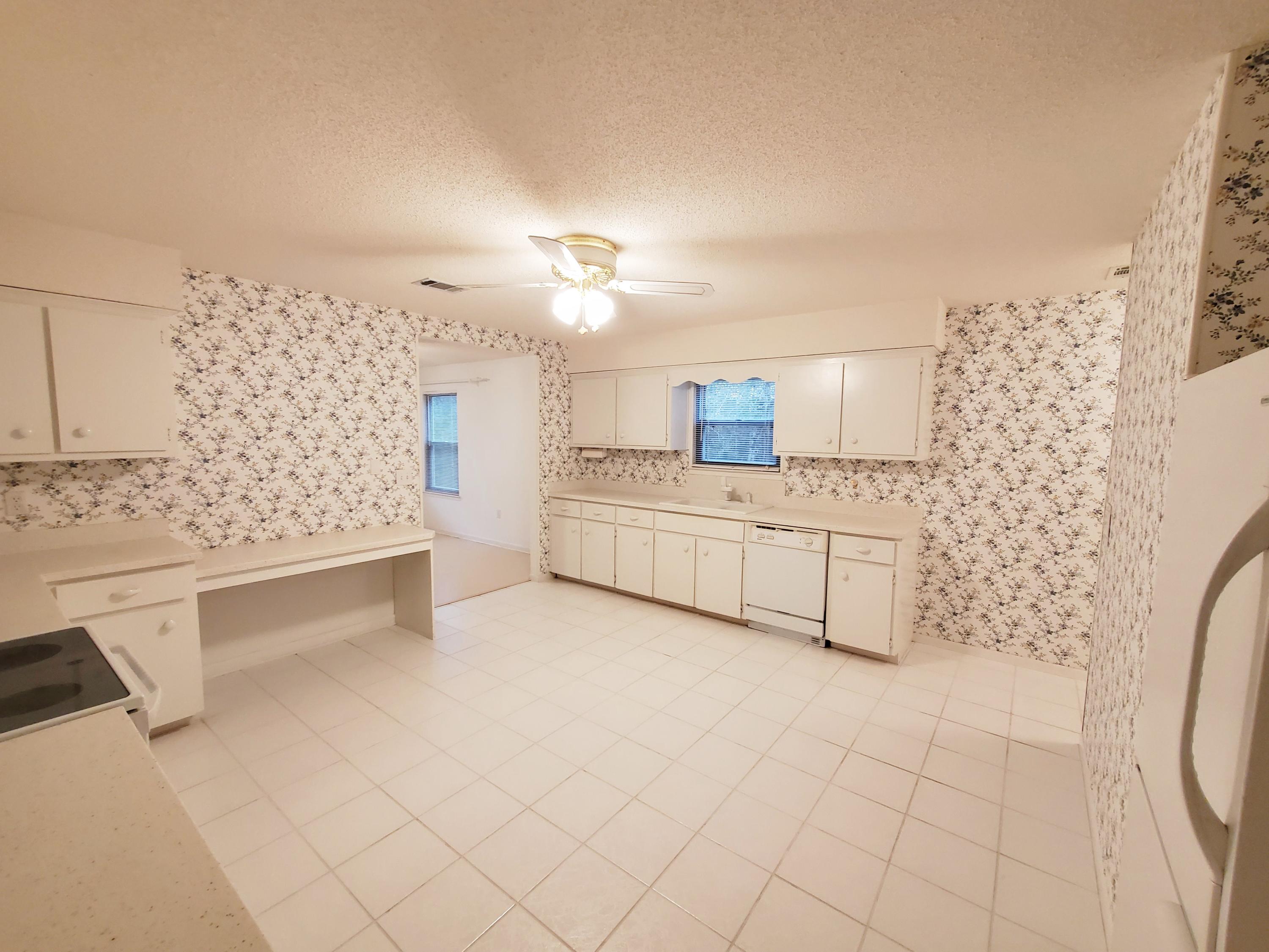KENNEDY LAKES 1ST ADDN - Residential