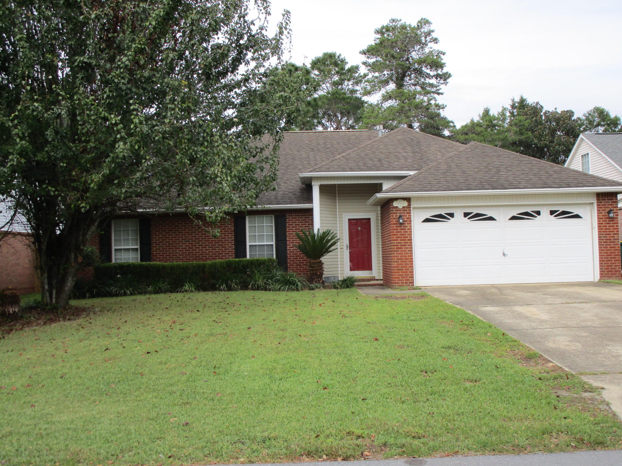 Lovely family home in popular Parkwood Estates gated community. Close to Elementary school and the shops at Merchants walk. Property has 3 bedrooms plus a large bonus loft upstairs. Kitchen has granite counter tops and updated appliances. Washer and dryer already in the indoor laundry room. Eat in area plus formal dining room. Enjoy the fenced back yard from your screened porch or pick fresh lemons from the back yard tree! Master has separate double vanity as well as garden tub(jets don't work) and shower. Owner will consider a pet that is spayed/neutered, fully housebroken, at least a year old, and up to date on all shots. $300 pet fee and $300 pet deposit required at lease signing. Available now for $2225/month. No smoking in any part of the house allowed.