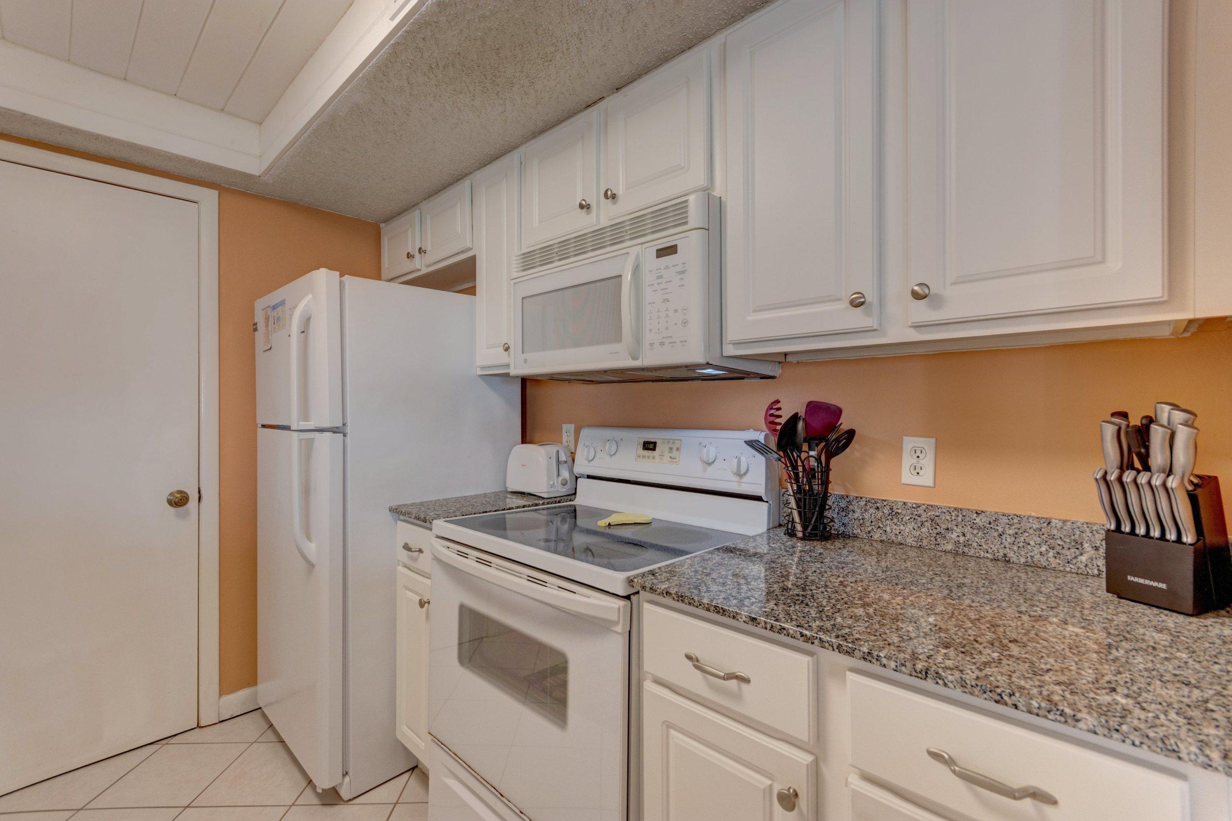 EL MATADOR CONDO - Residential