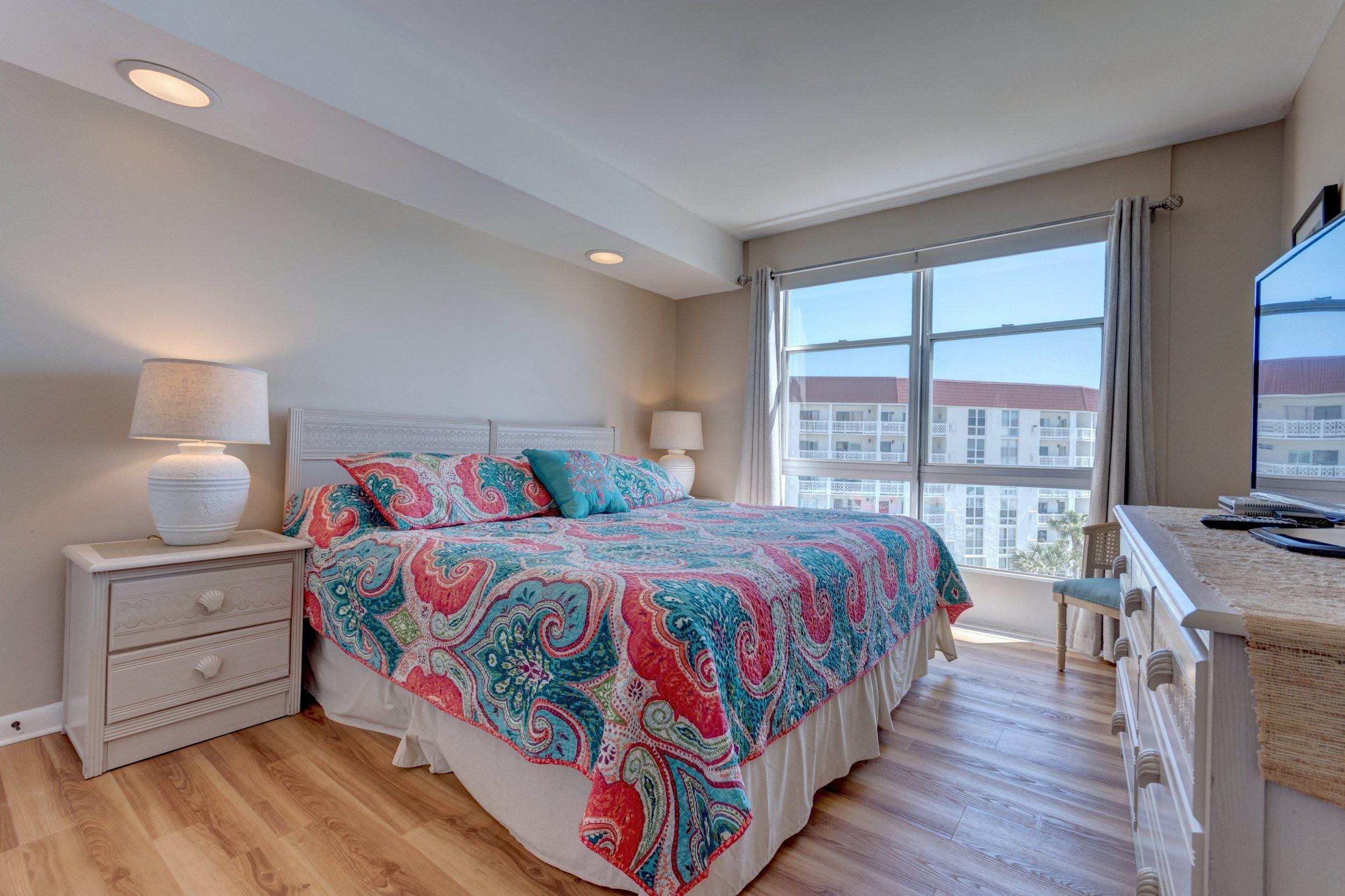 EL MATADOR CONDO - Residential