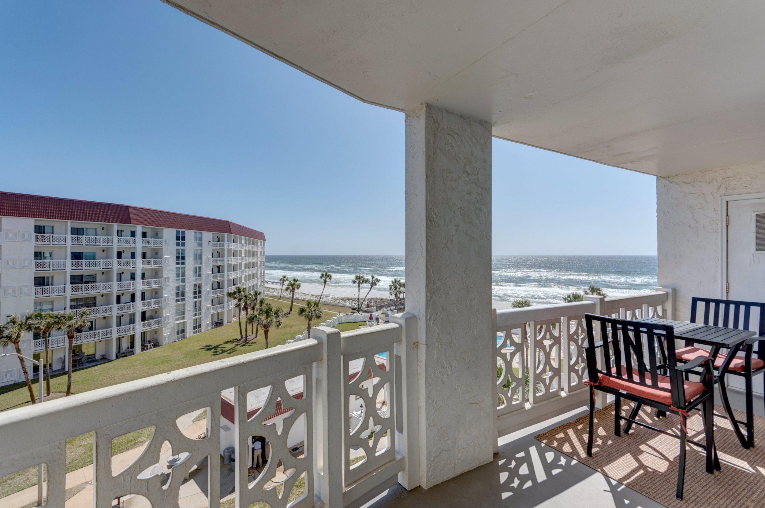 EL MATADOR CONDO - Residential