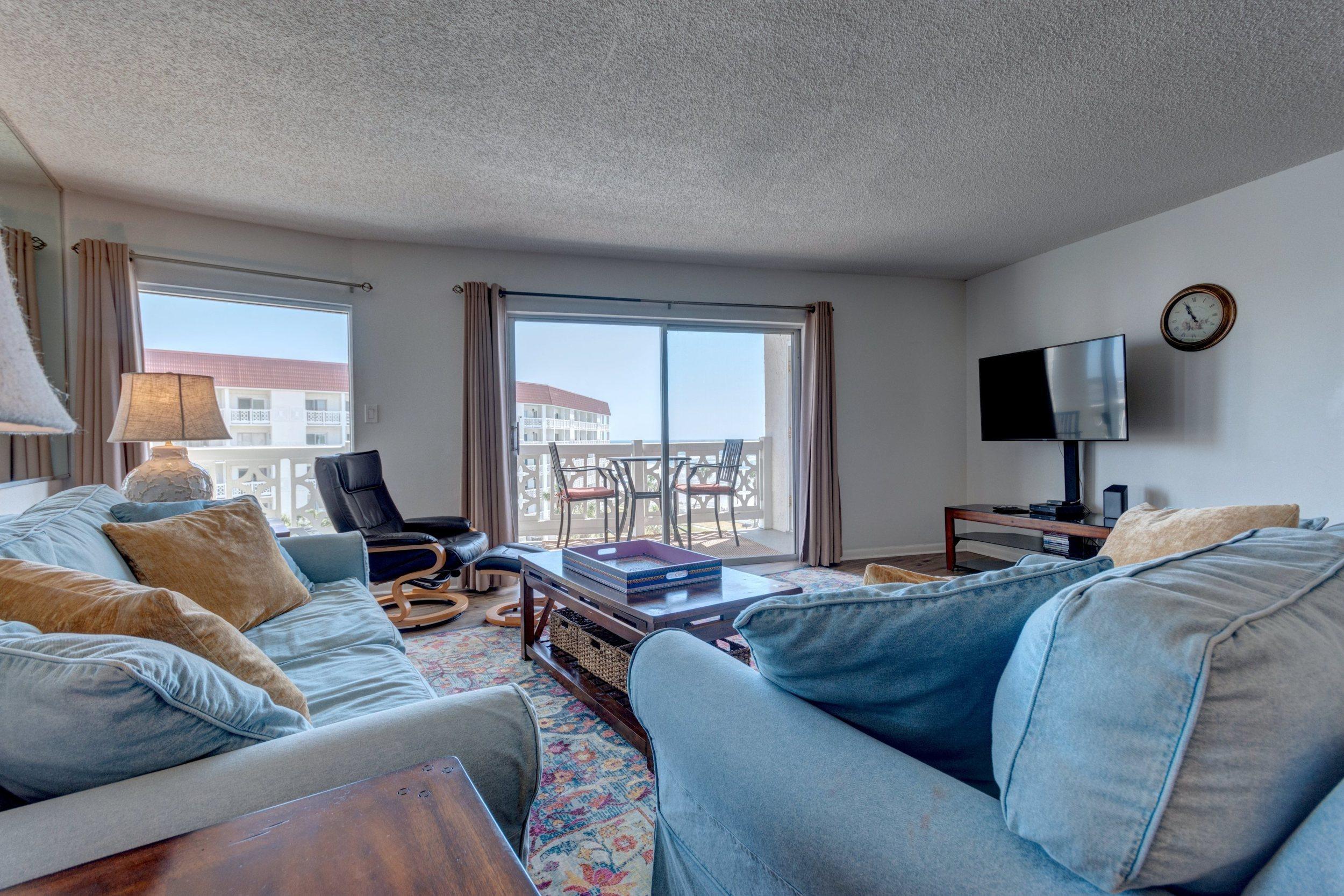 EL MATADOR CONDO - Residential