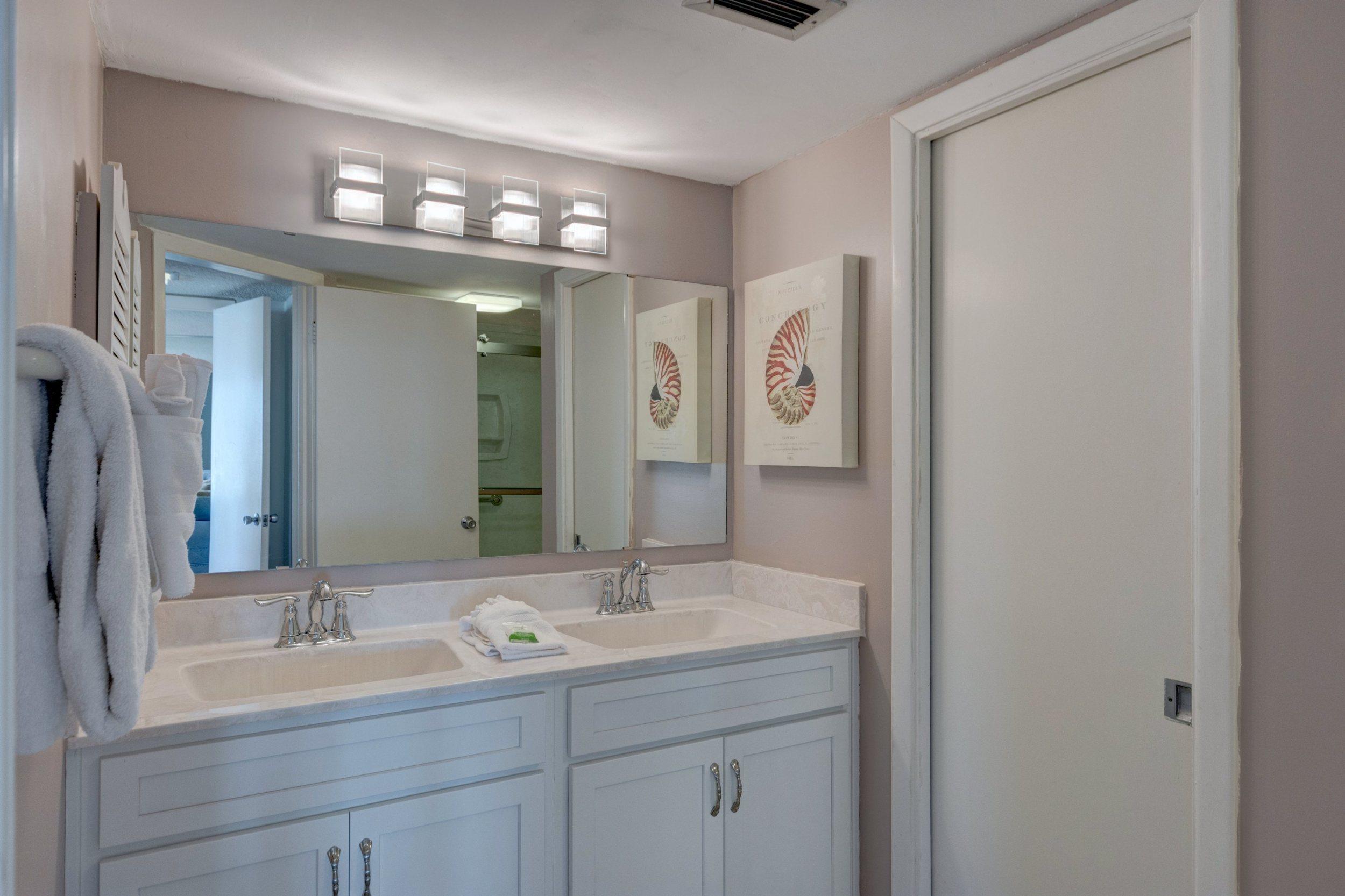 EL MATADOR CONDO - Residential