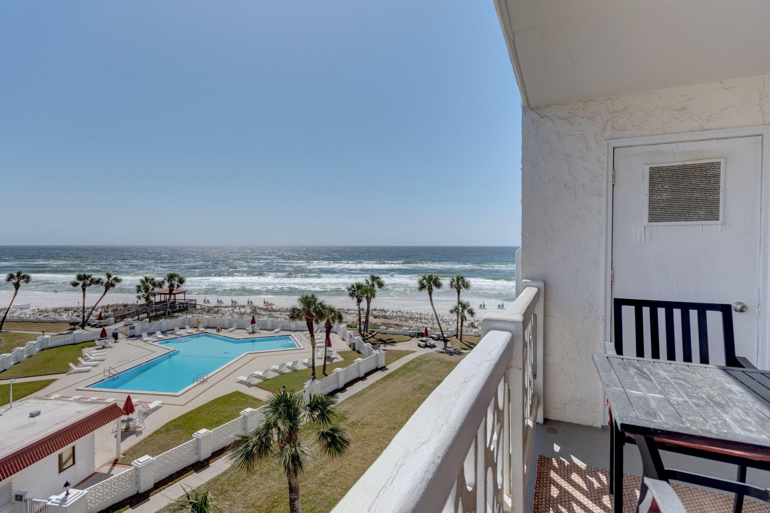 EL MATADOR CONDO - Residential