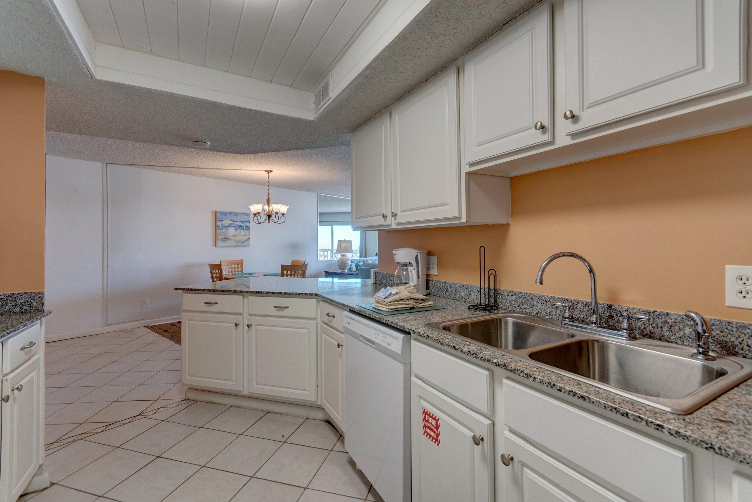 EL MATADOR CONDO - Residential