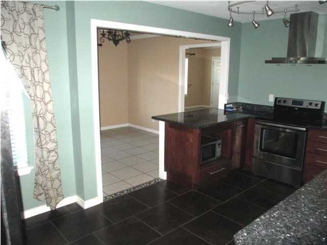 CHATEAU PRES DE LA MER - Residential Lease
