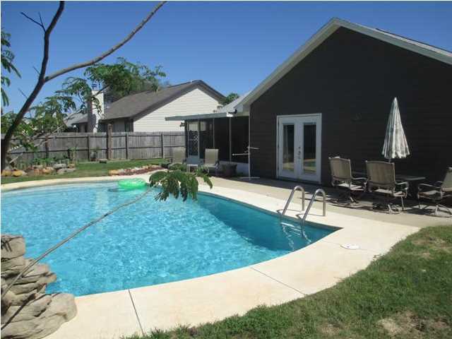 CHATEAU PRES DE LA MER - Residential Lease