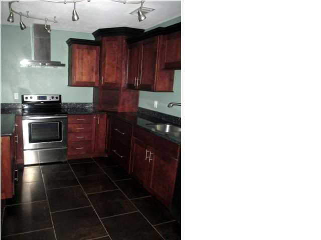 CHATEAU PRES DE LA MER - Residential Lease