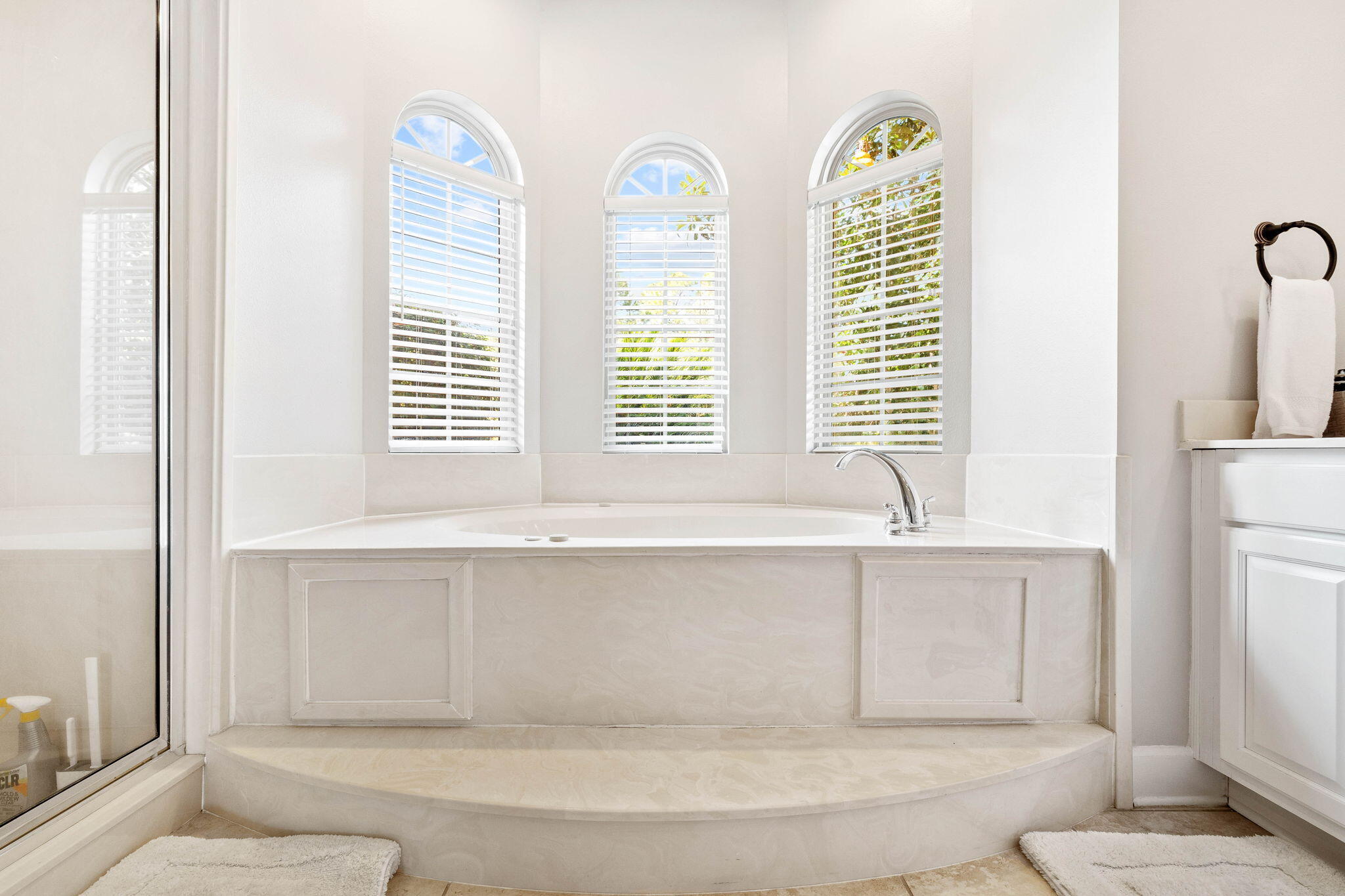 CHARDONNAY ESTATES - Residential
