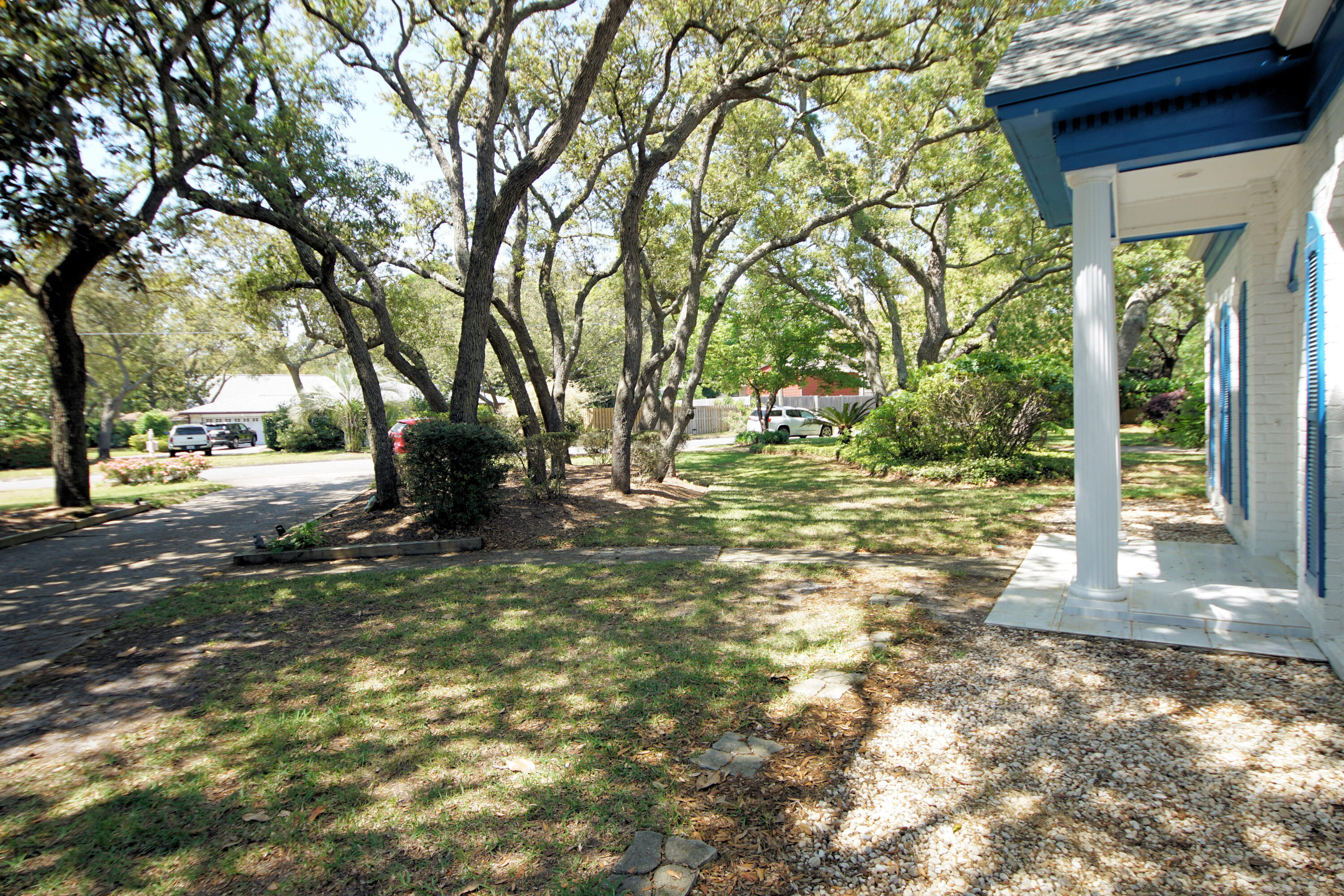 LAKE LORRAINE GARDENS - Residential Lease