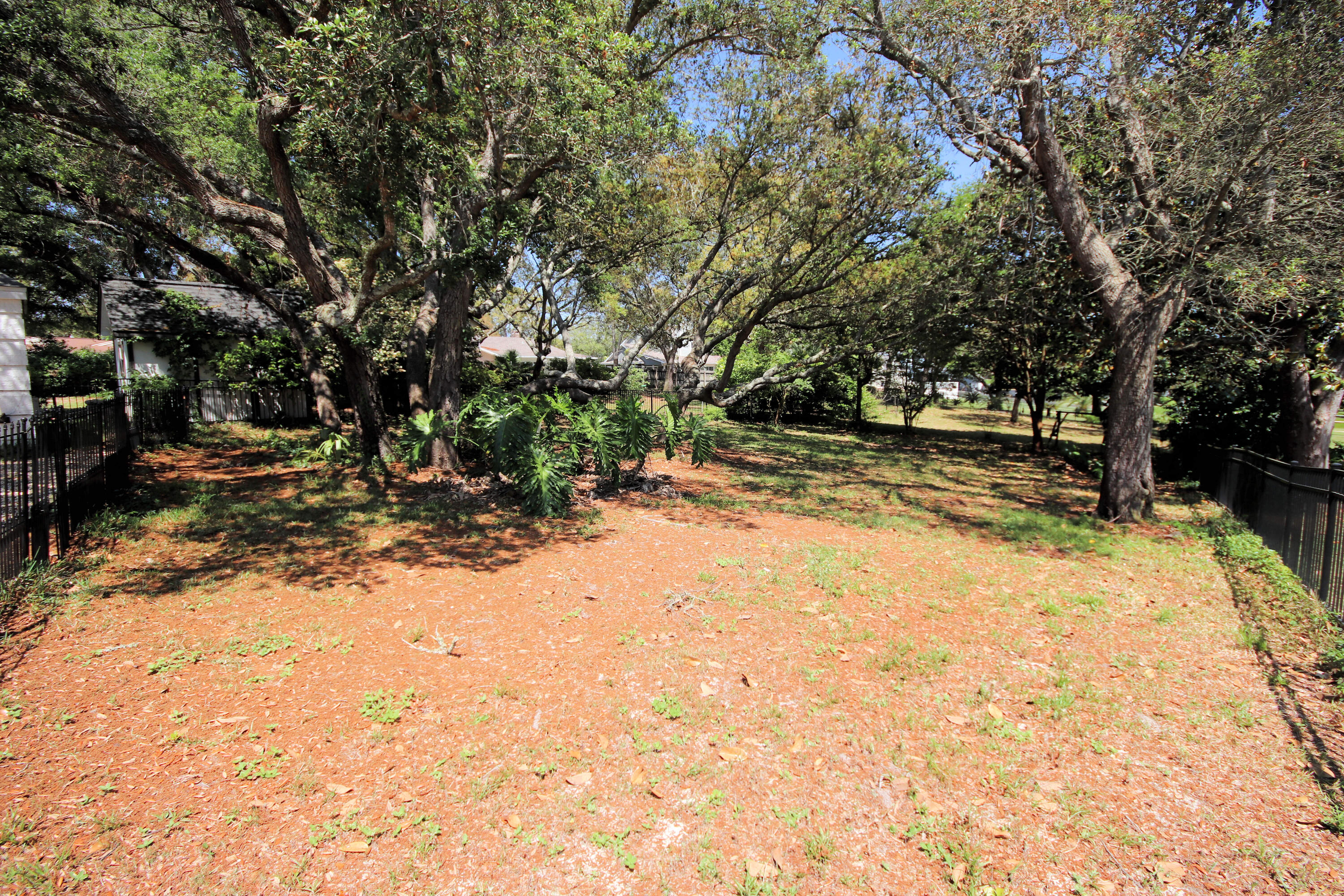 LAKE LORRAINE GARDENS - Residential Lease