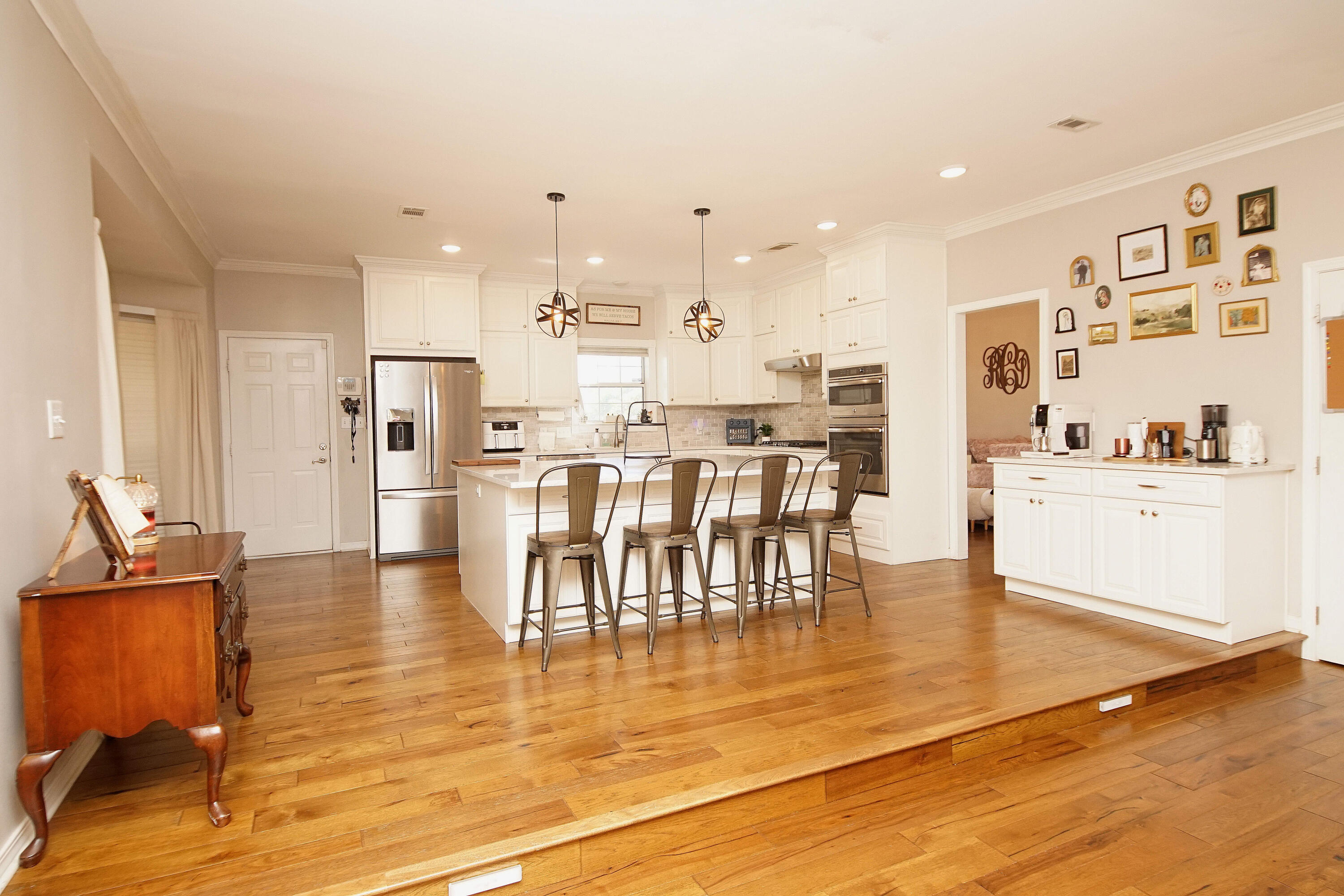 LAKE LORRAINE GARDENS - Residential Lease