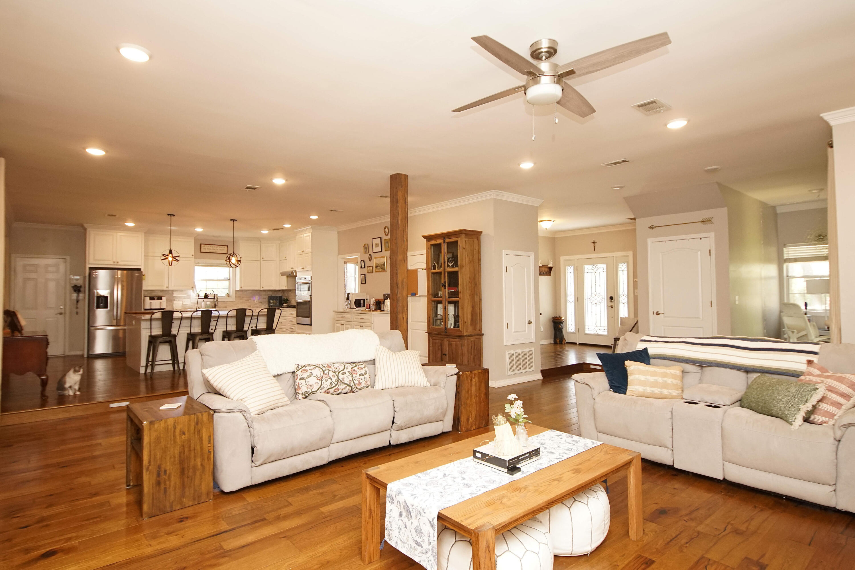 LAKE LORRAINE GARDENS - Residential Lease