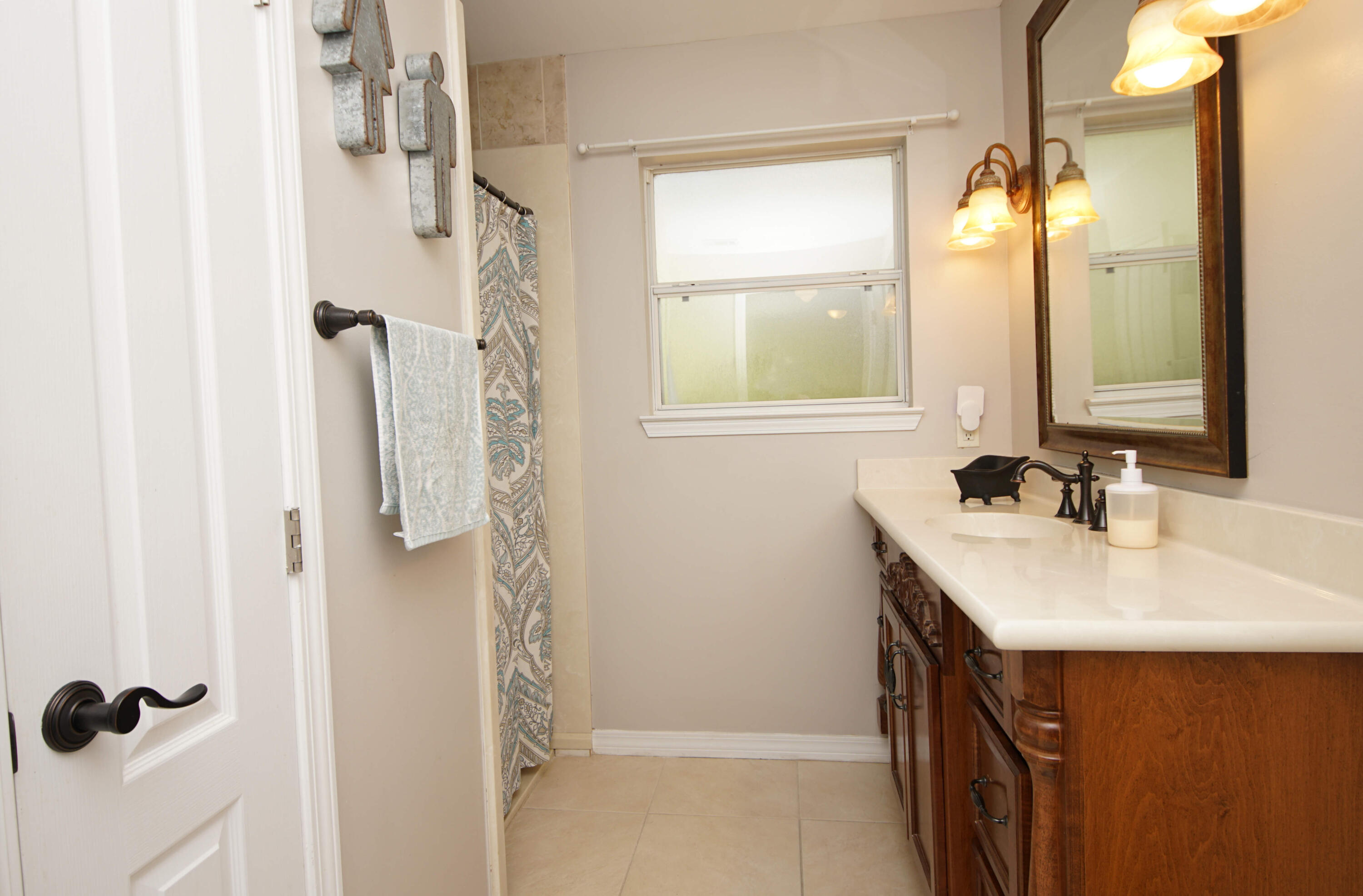 LAKE LORRAINE GARDENS - Residential Lease