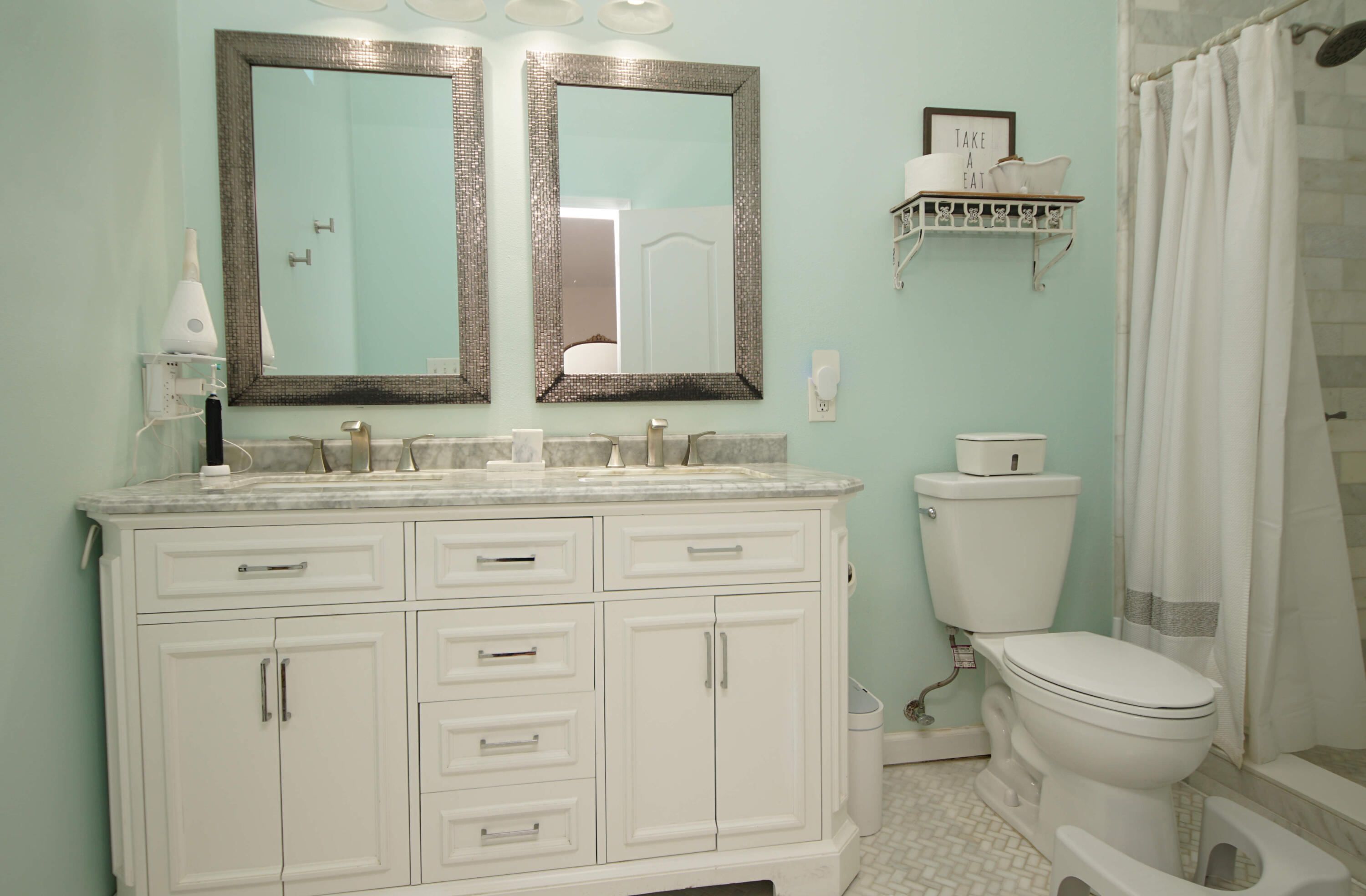 LAKE LORRAINE GARDENS - Residential Lease
