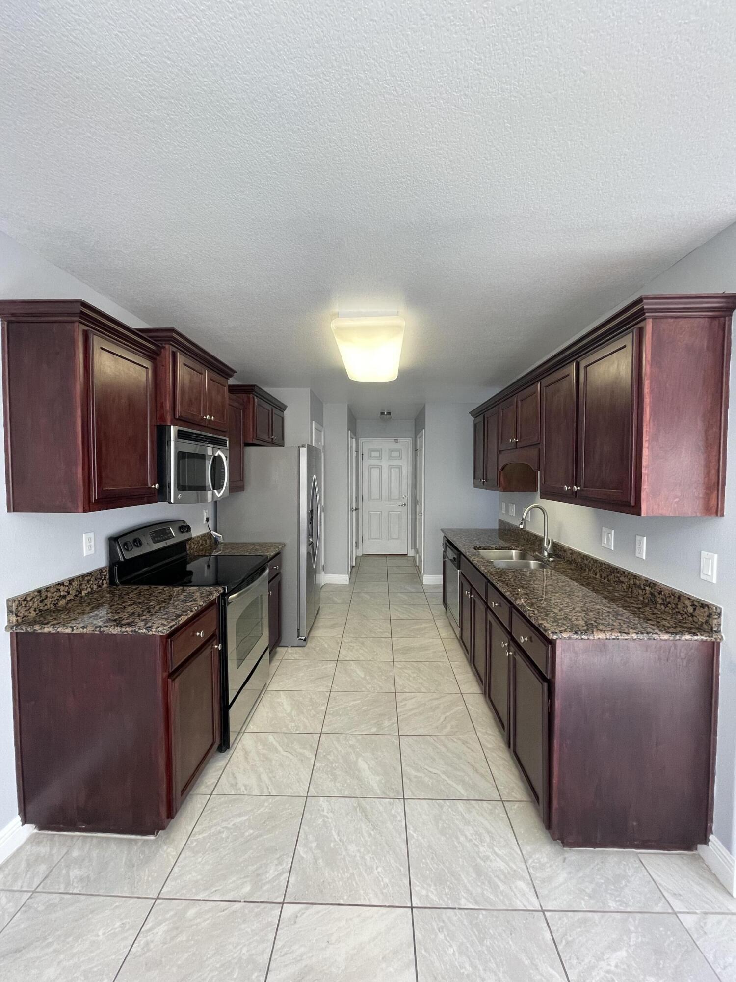 IRON GATE SUBD PHASE II - Residential Lease