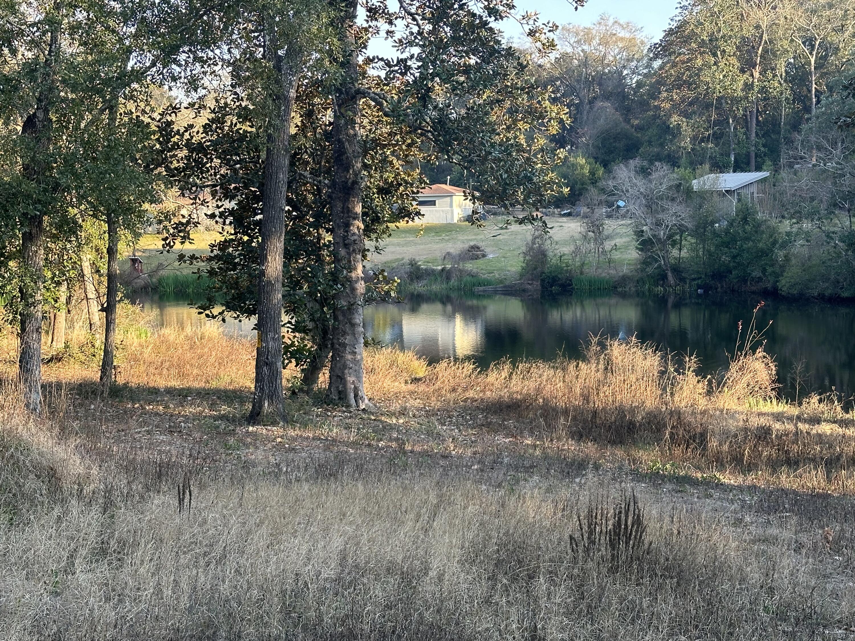 ROSEMONT - Land