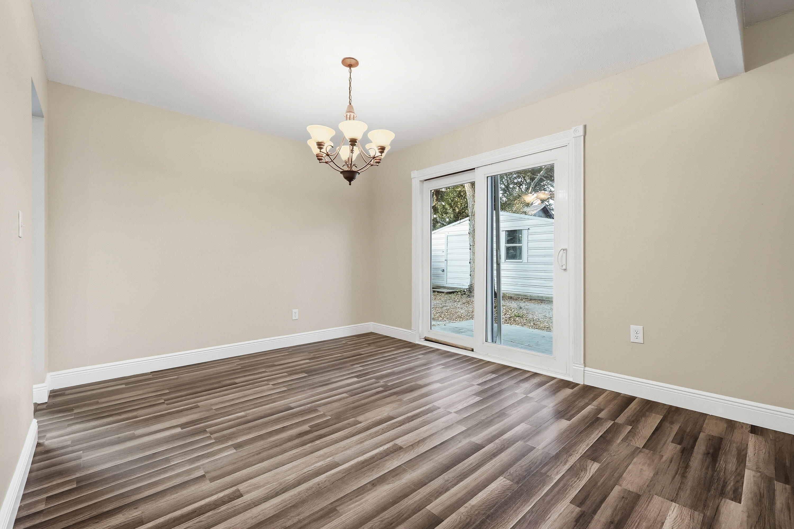 CREEKSIDE 5 - Residential Lease