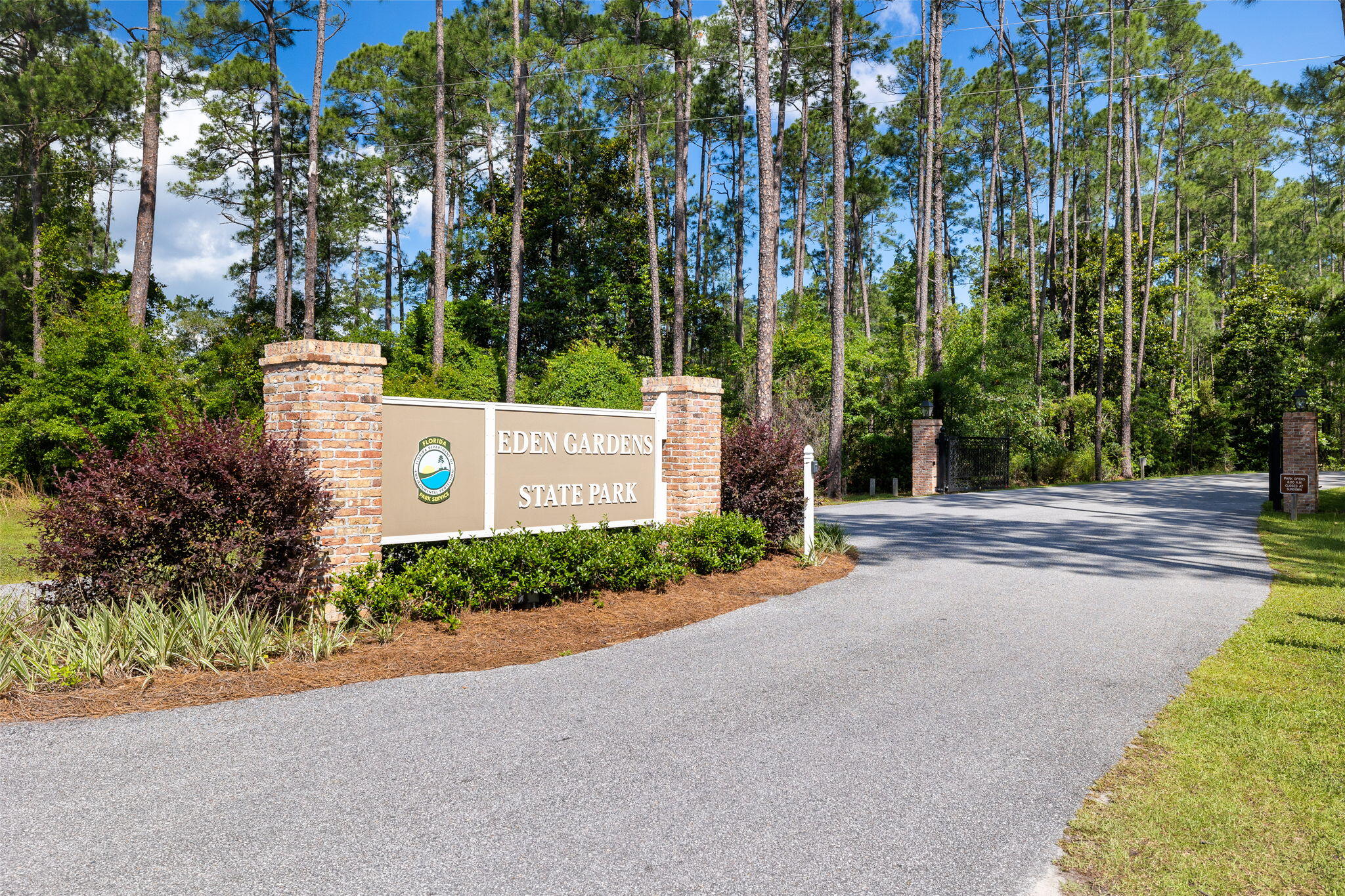 MAGNOLIA BEACH - Residential