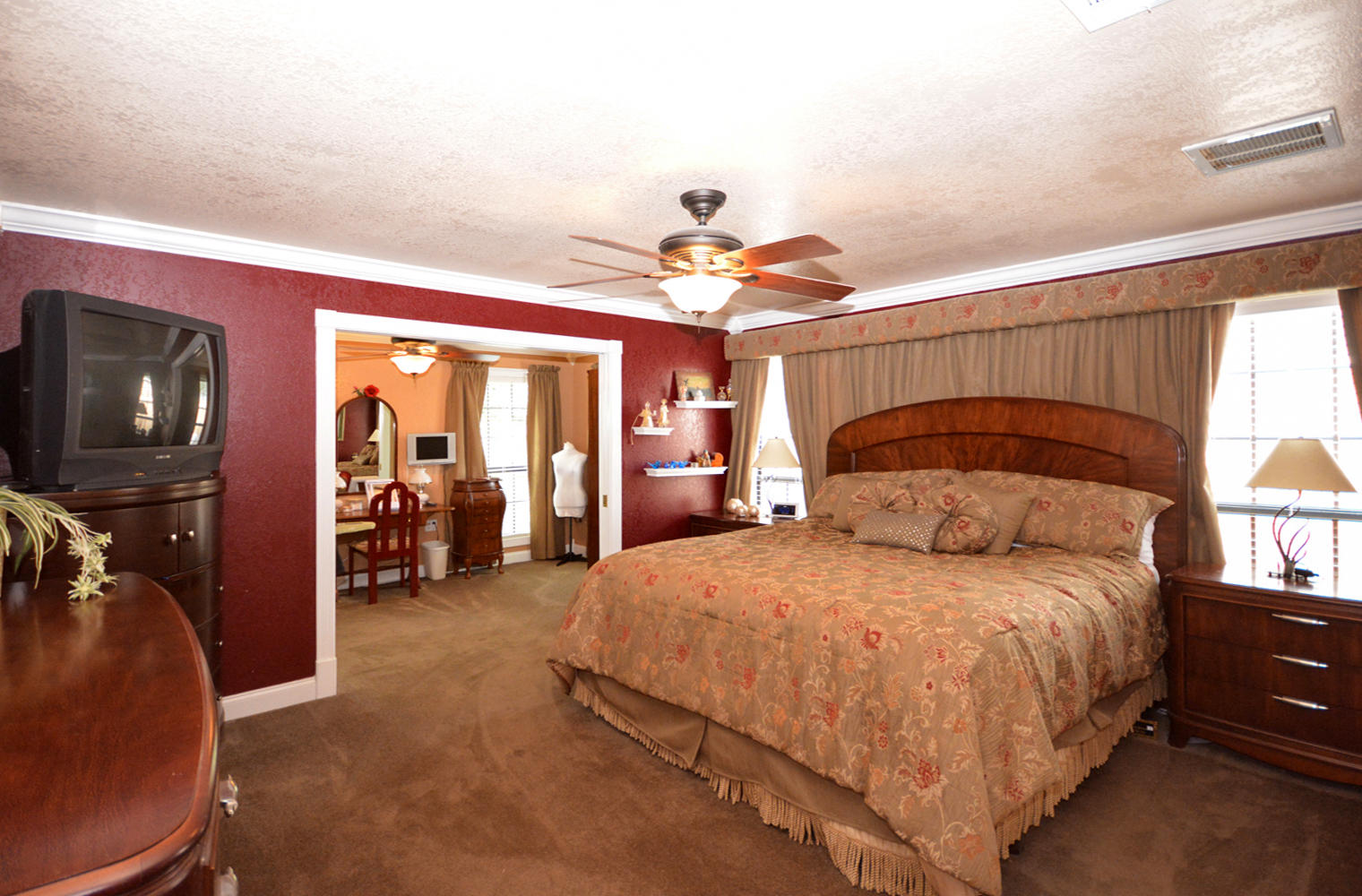 OAKRIDGE MANOR - Residential