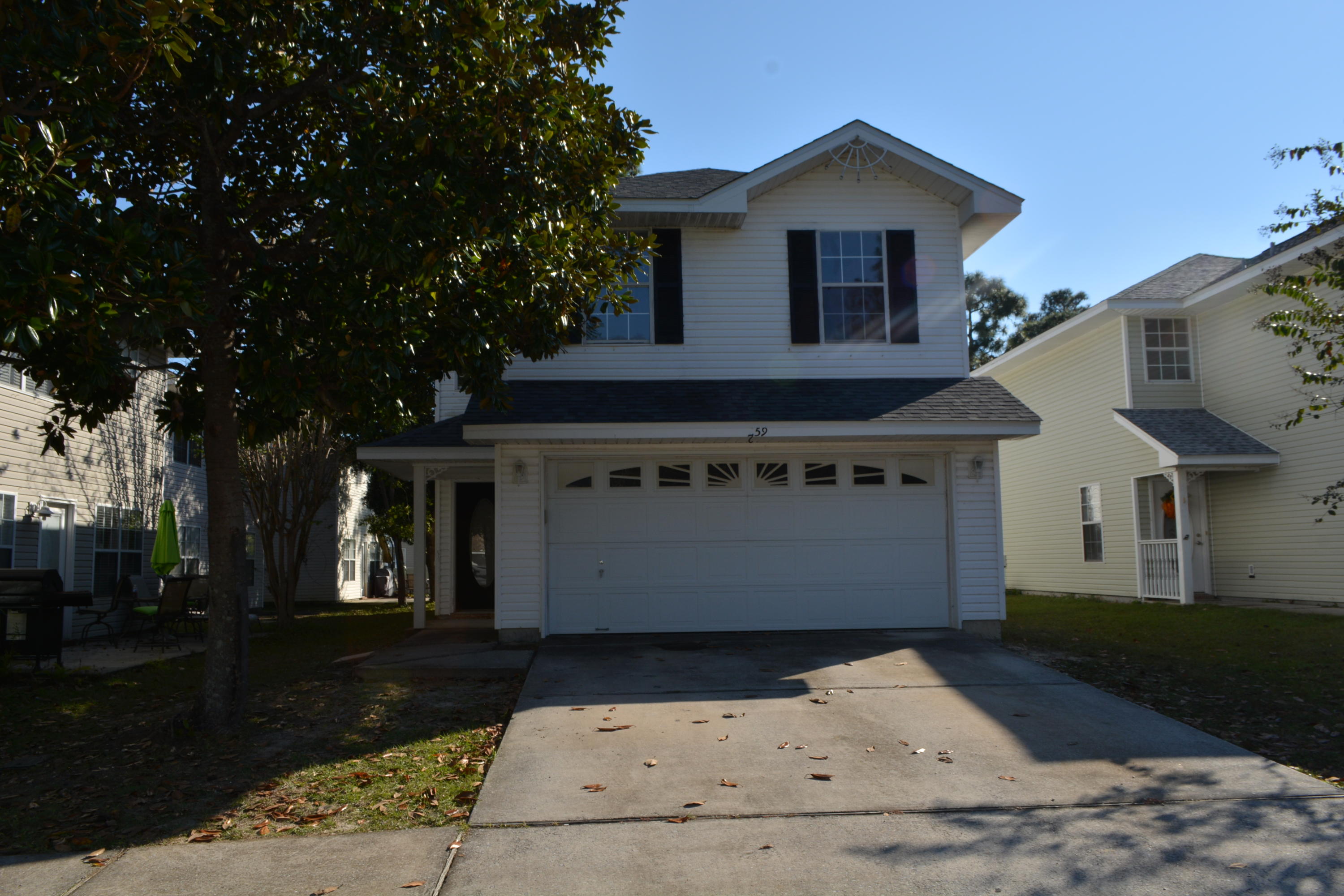 ** AVAILABLE IN THE HEART OF DESTIN!! ** NEW ROOF! NEW HVAC!! This home is the largest floor plan available in Twin Lakes Estates. Large Living Area, Den and Upstairs Loft Area. Spacious Kitchen with loads of Counter Space and Cabinetry! Open and Bright Dining Room is located just off the Kitchen and is large enough for Holiday Dinners. Upstairs you will find 4 Roomy Bedrooms and a Large Loft area. The Master Suite has a HUGE walk in closet & Master Bath has a Garden Tub. Hurry - this one won't last long in this price range!