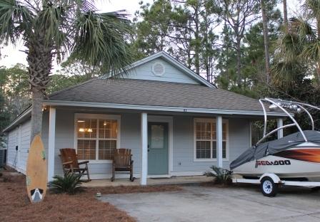 This cottage style home is located in the heart of Santa Rosa Beach & is within 2 miles of public beach access and Gulf Place for entertainment. Cessna Landing boat launch and park are right around the corner within half a mile. Open concept LR, DR, and kitchen. House is neat as a pin and has been very well maintained. Nice size back yard, front porch, and screened back porch.