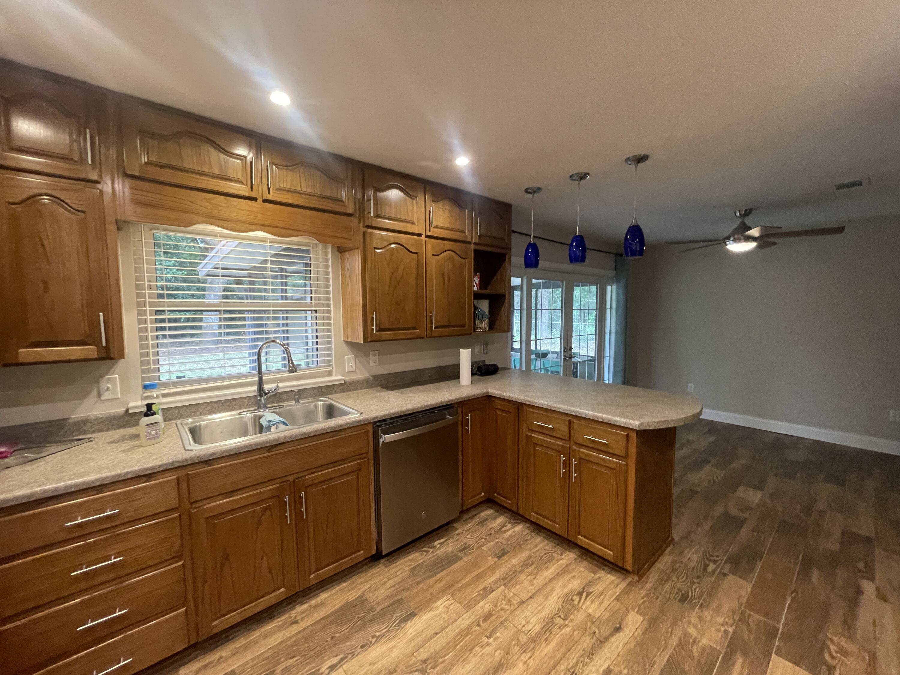 AZALEA - Residential Lease