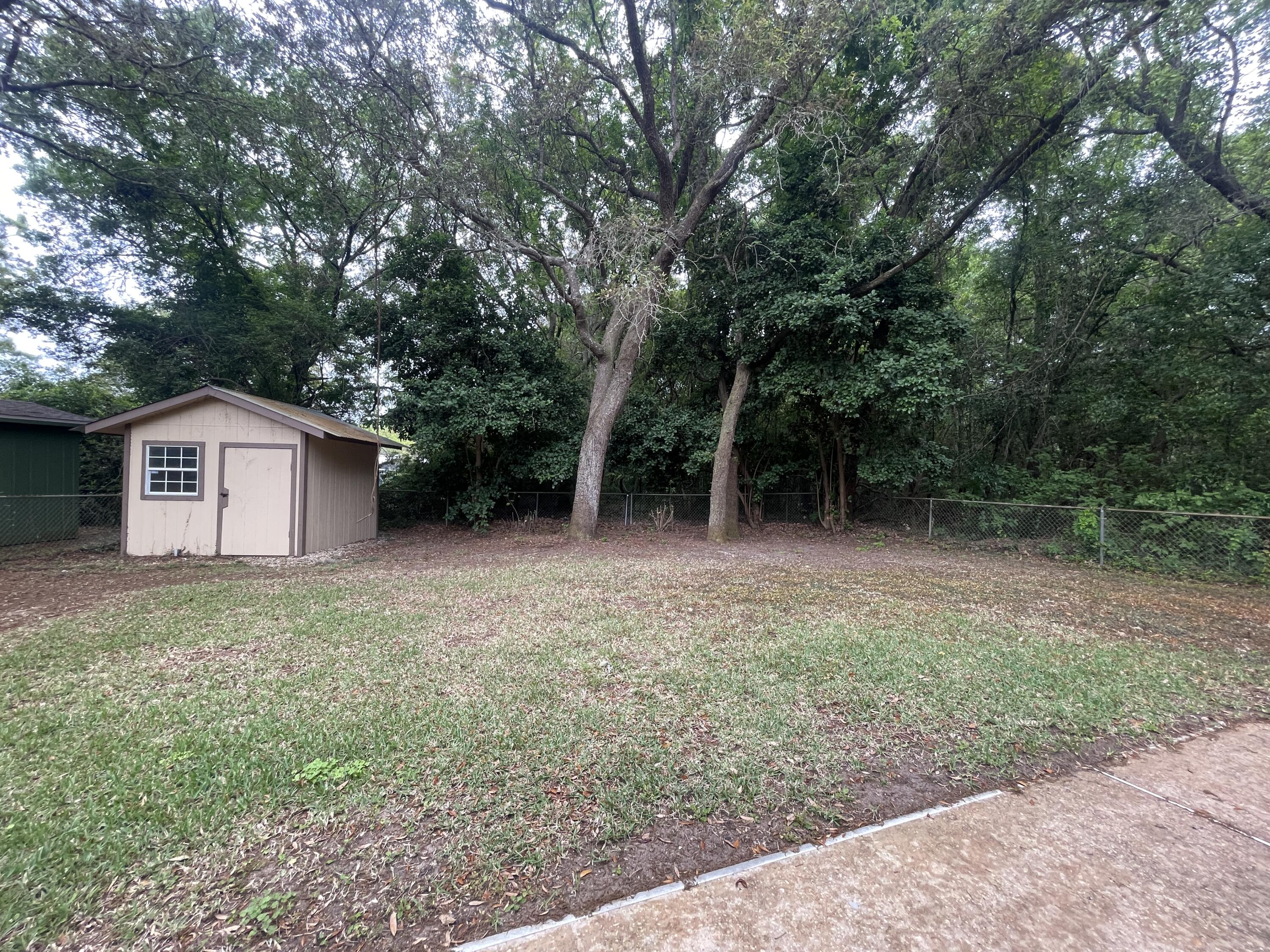 AZALEA - Residential Lease